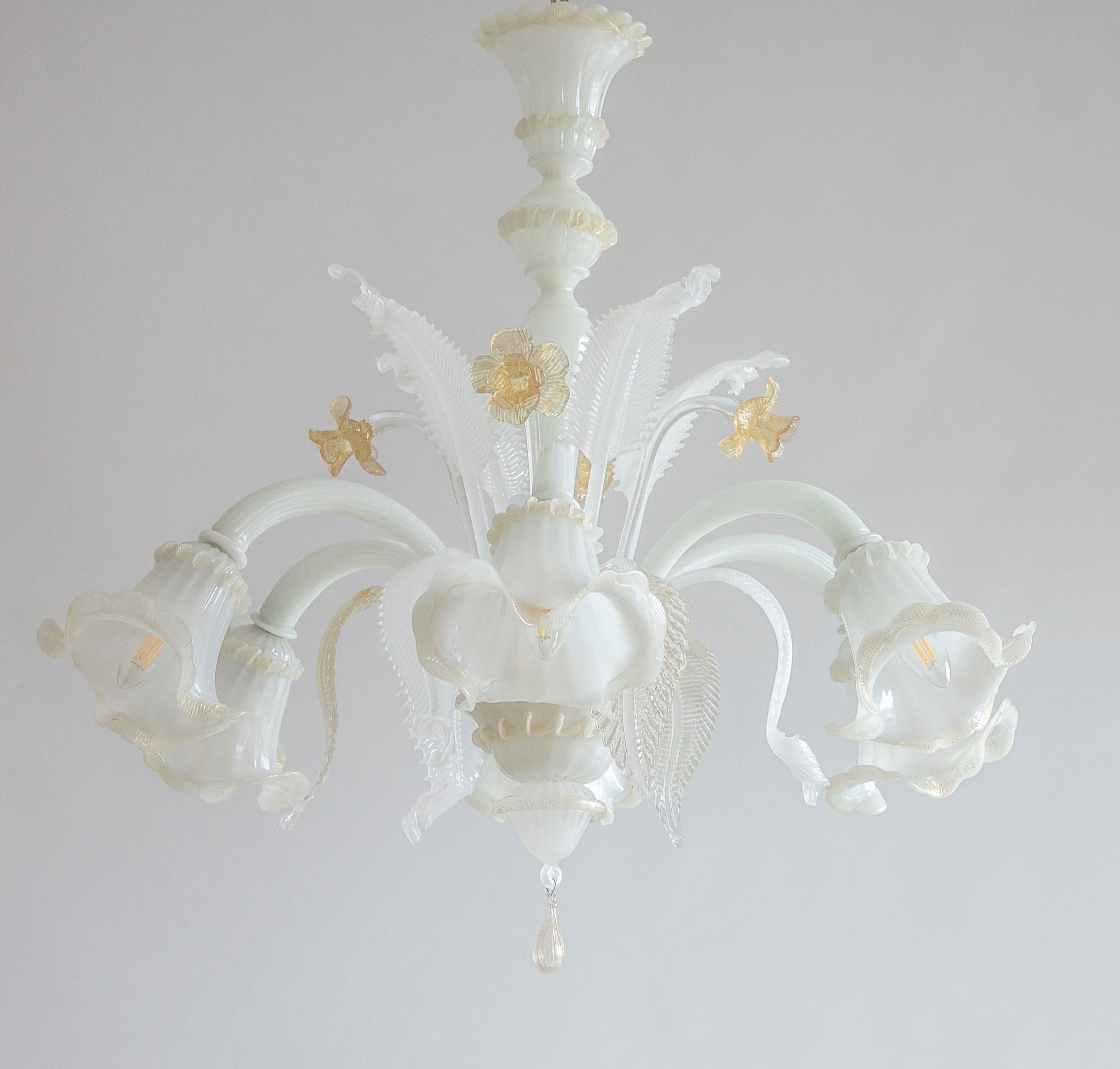Modern 20th Century Floral Chandelier in Silk-and-amber-colored Murano Glass, with Gold For Sale
