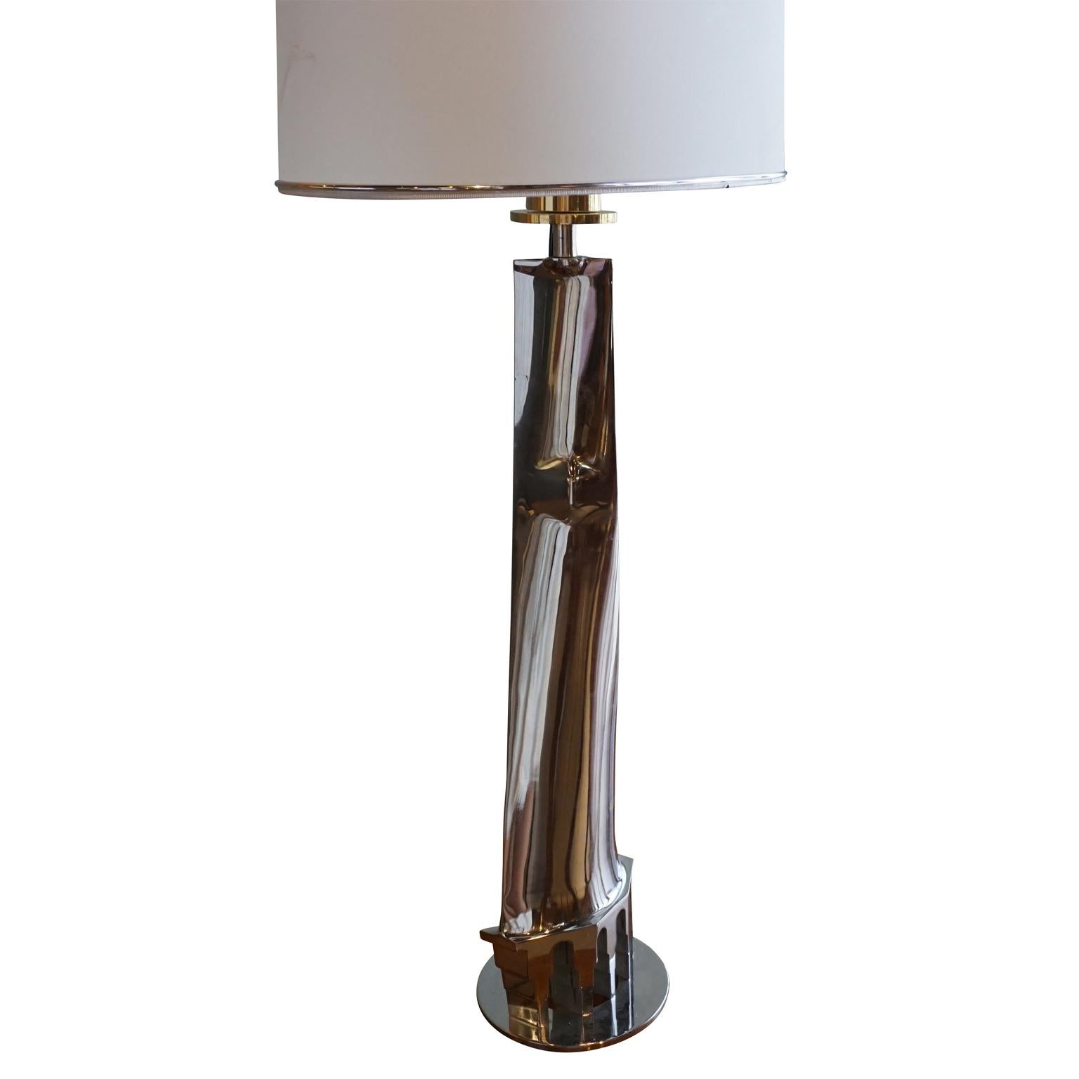 A vintage Mid-Century Modern Italian desk lamp made of chrome, featuring a one light socket. Produced by Banci Firenze, in good condition. The wires have been renewed. Wear consistent with age and use, circa 1970, Florence, Italy.

Measures: base