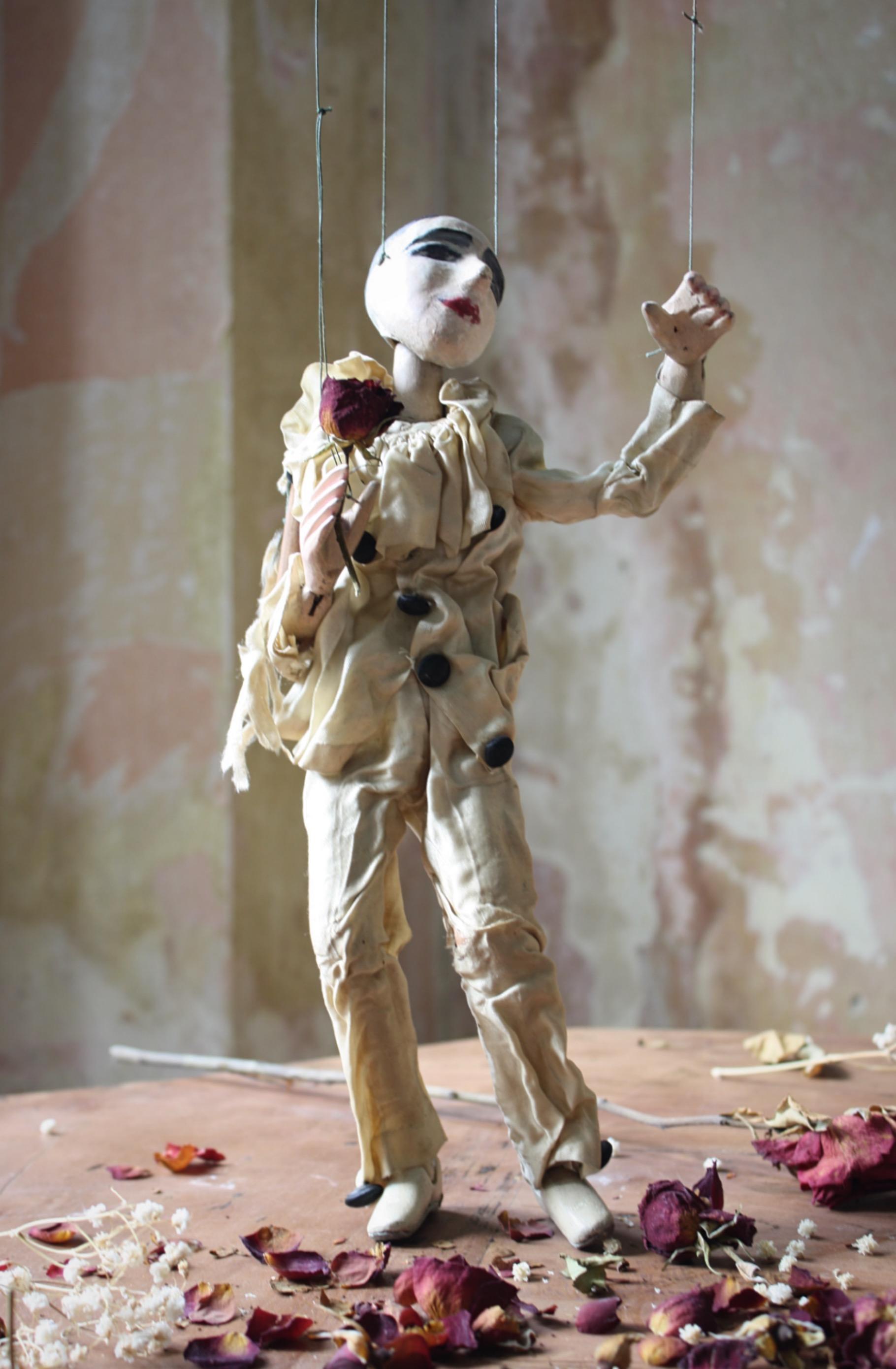 Volkskunst des 20. Jahrhunderts John Carr's Jacquard-Puppen Marionette Pierrot & Pierette im Angebot 4