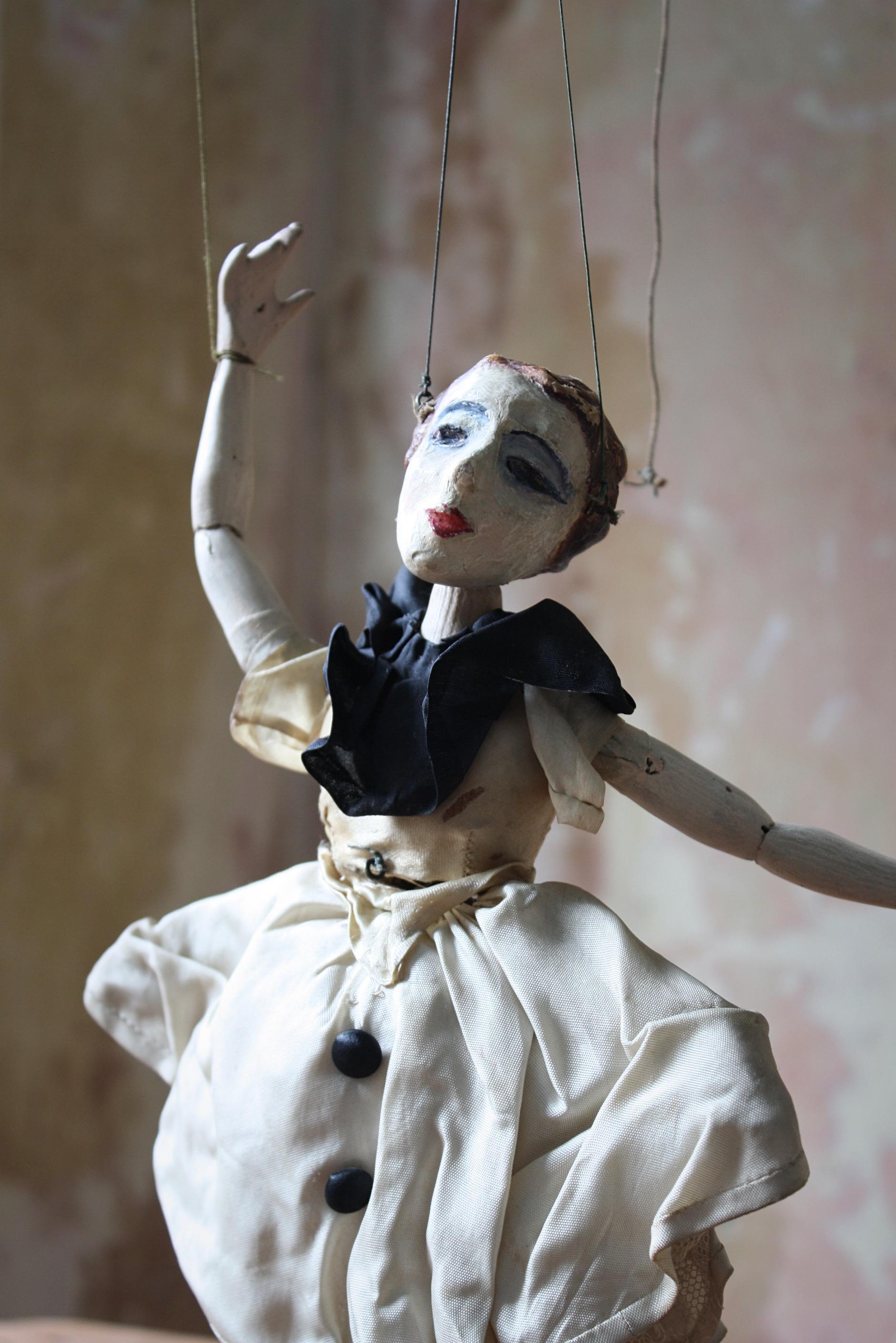 20th Century Folk Art John Carr's Jacquard Puppets Marionette Pierrot & Pierette For Sale 4