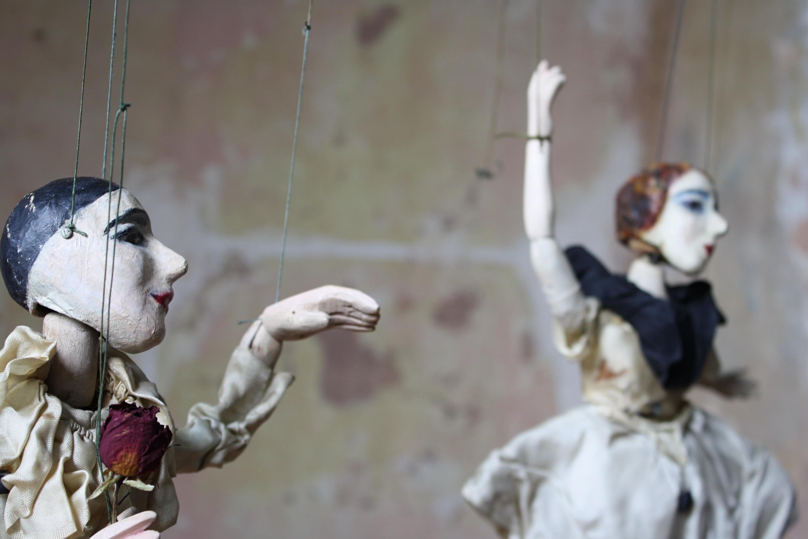 20th Century Folk Art John Carr's Jacquard Puppets Marionette Pierrot & Pierette For Sale 6
