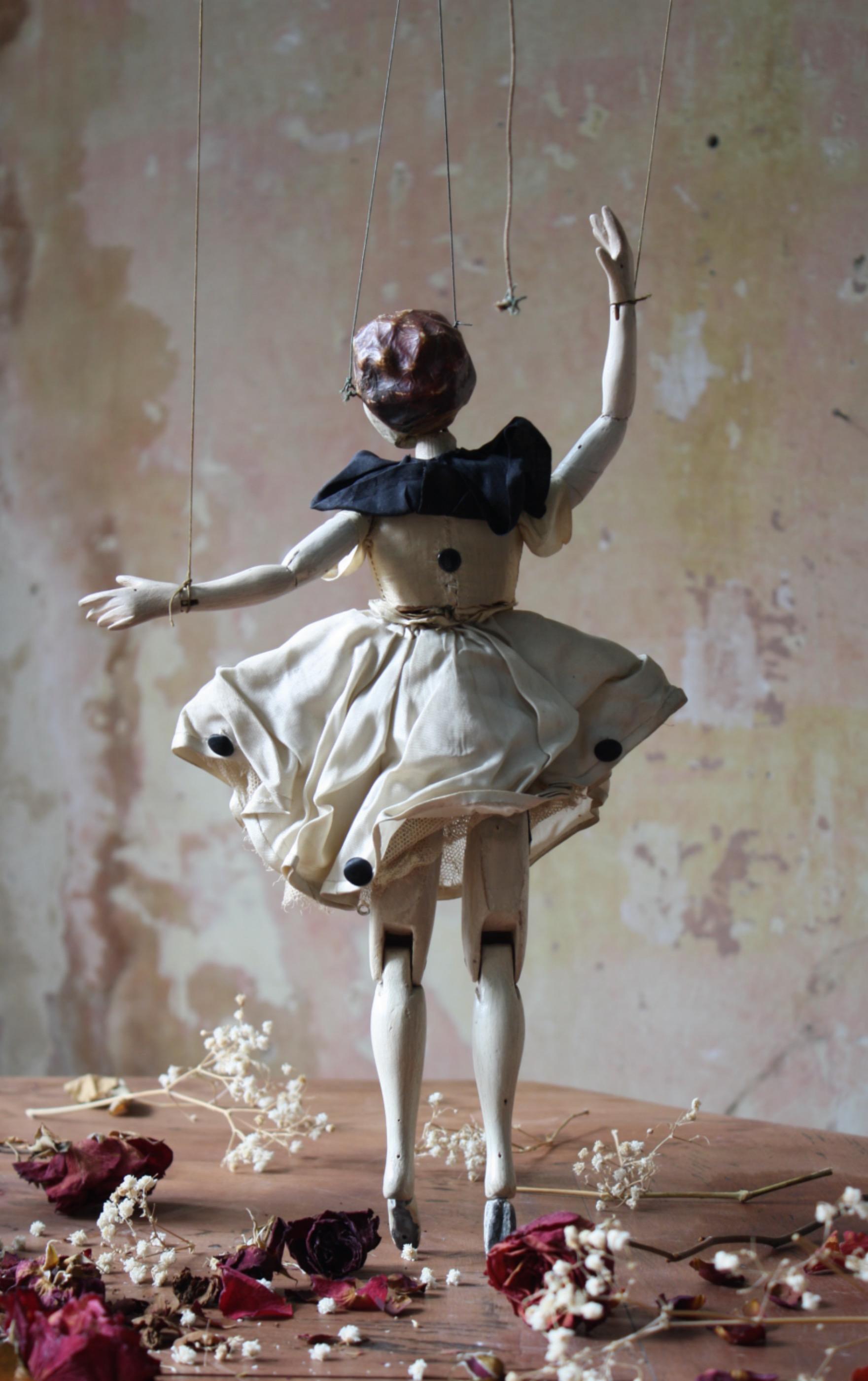 20th Century Folk Art John Carr's Jacquard Puppets Marionette Pierrot & Pierette For Sale 9