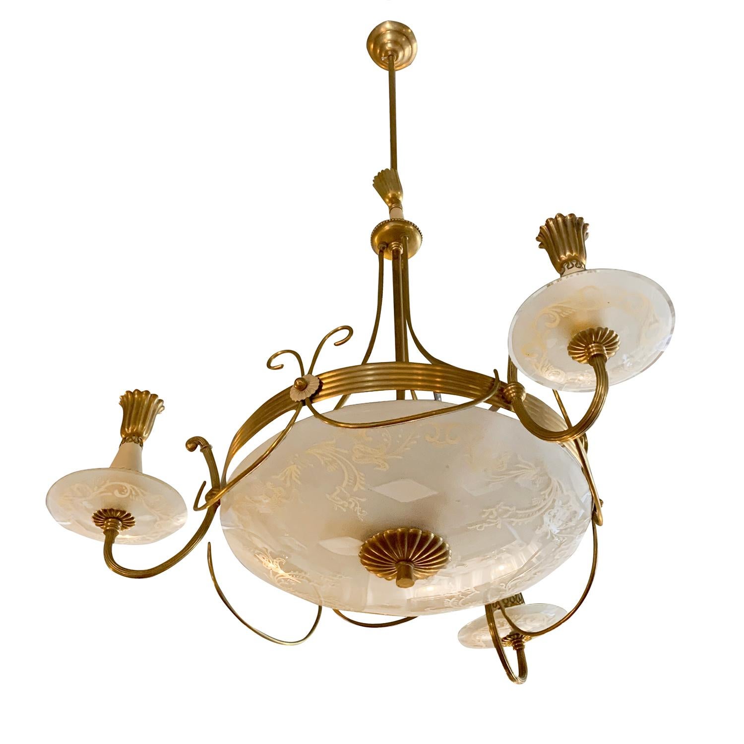 Hand-Crafted 20th Century Italian Fontana Arte Chandelier, Crystal Pendant by Pietro Chiesa For Sale