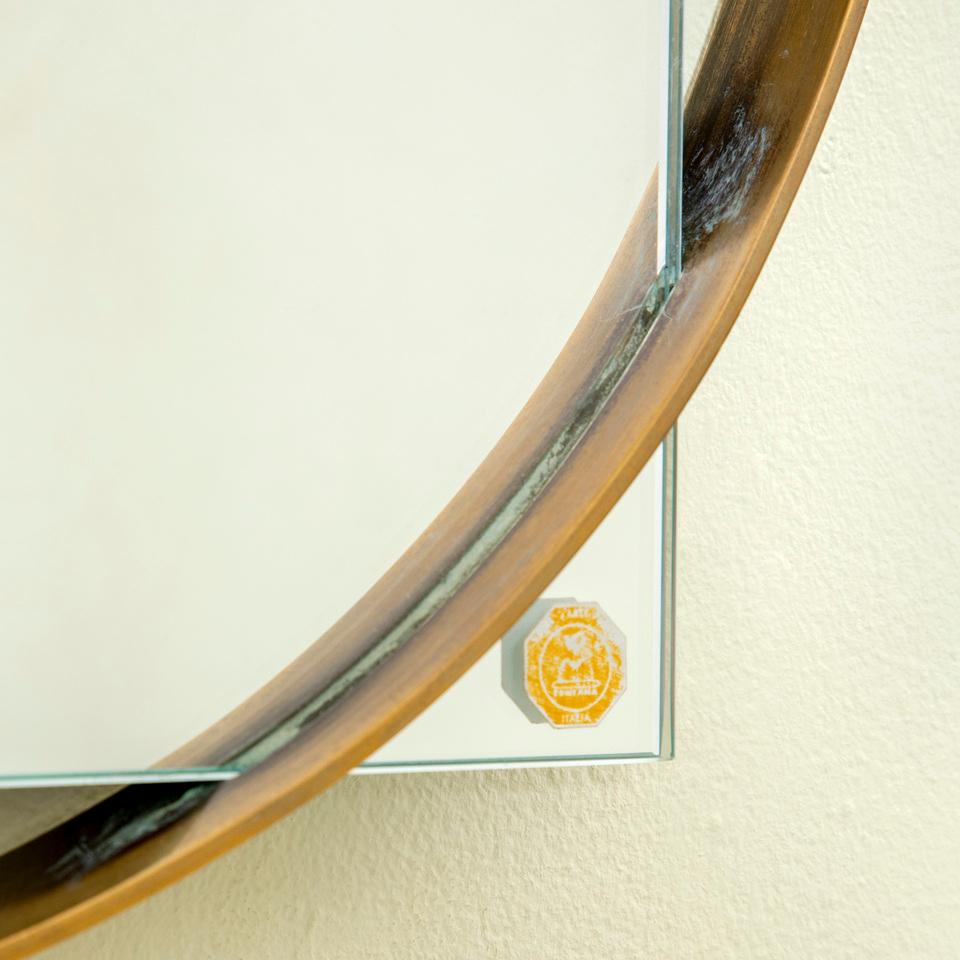 20e siècle, Fontana Arte Petit miroir suspendu avec cadre en laiton, années 50 Bon état - En vente à Turin, Turin