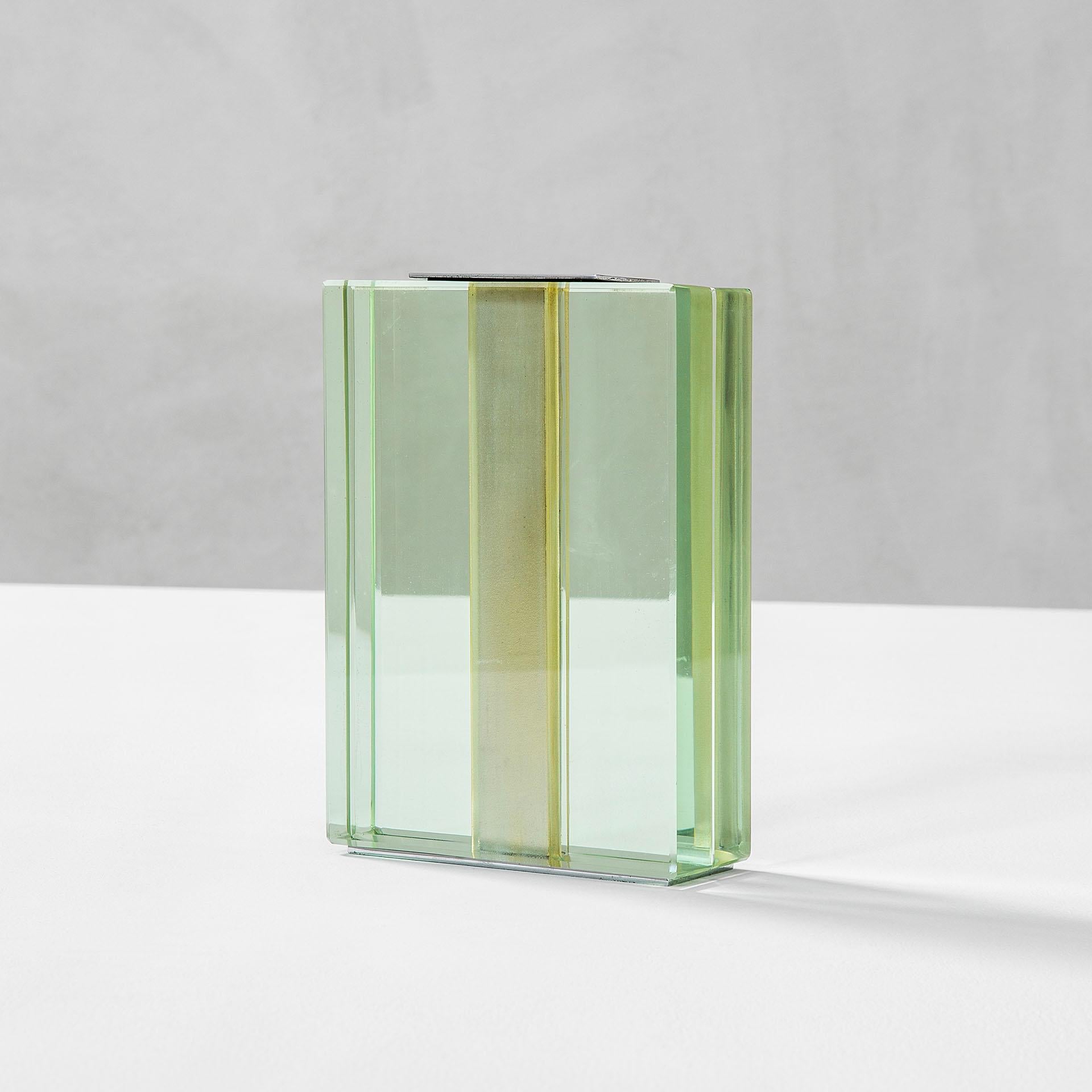 Mid-Century Modern Vase soliflore Fontana Arte du 20ème siècle Mod 2393 en cristal et laiton nickelé, années 50 en vente