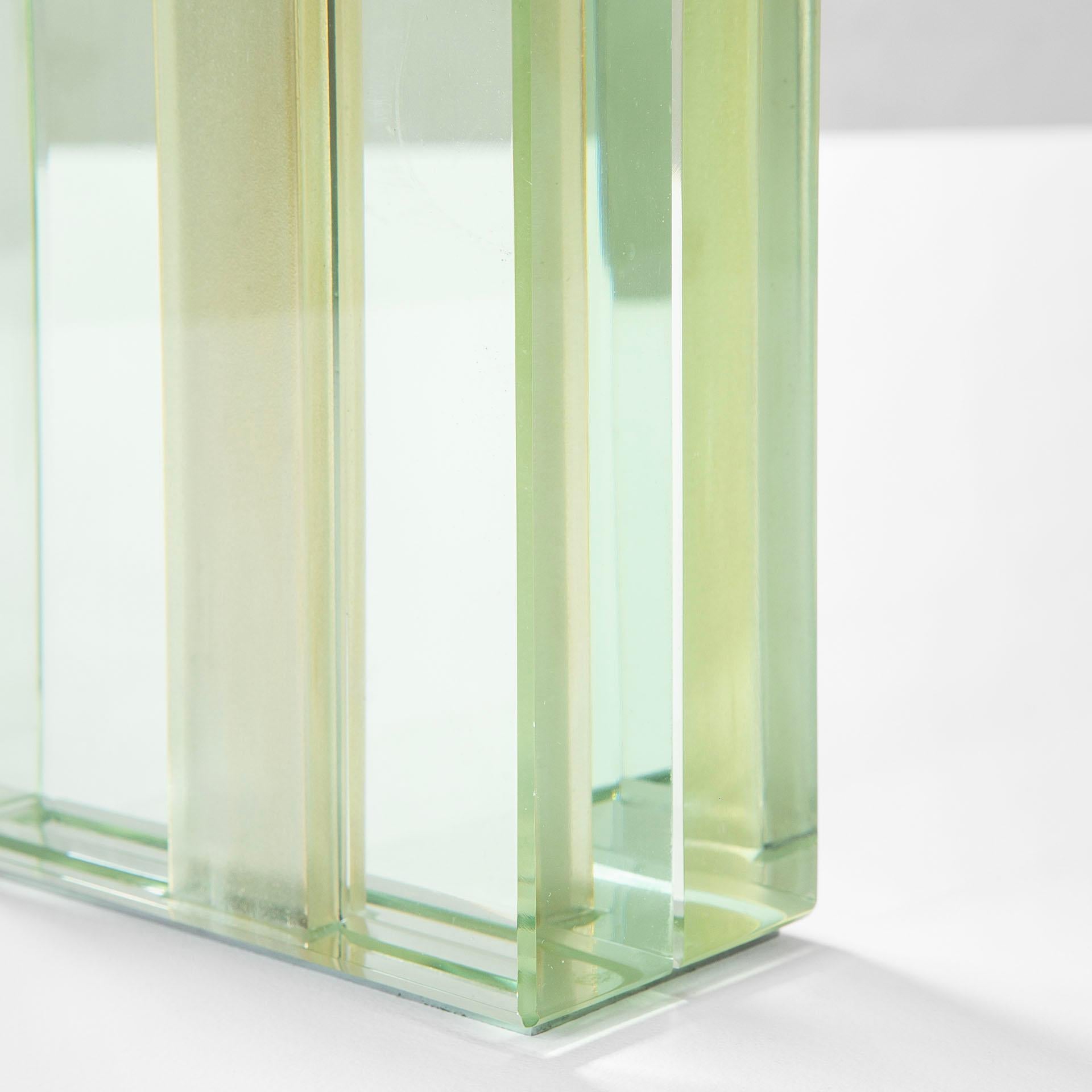 Milieu du XXe siècle Vase soliflore Fontana Arte du 20ème siècle Mod 2393 en cristal et laiton nickelé, années 50 en vente