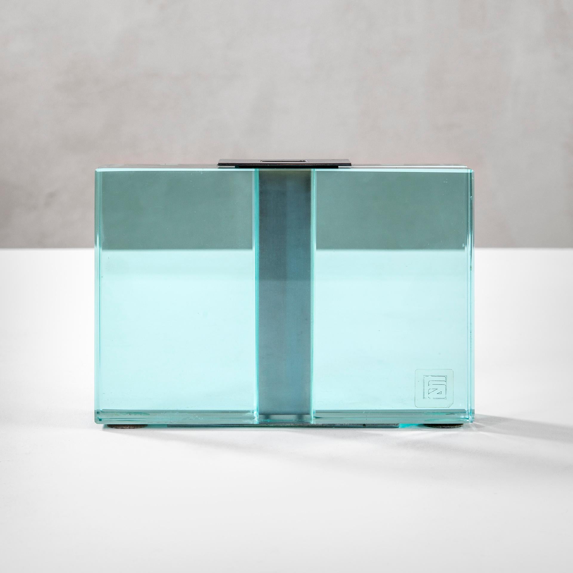 Fontana Arte Soliflore-Vase des 20. Jahrhunderts, Modell 2392, aus Kristall und vernickeltem Messing (Moderne der Mitte des Jahrhunderts) im Angebot
