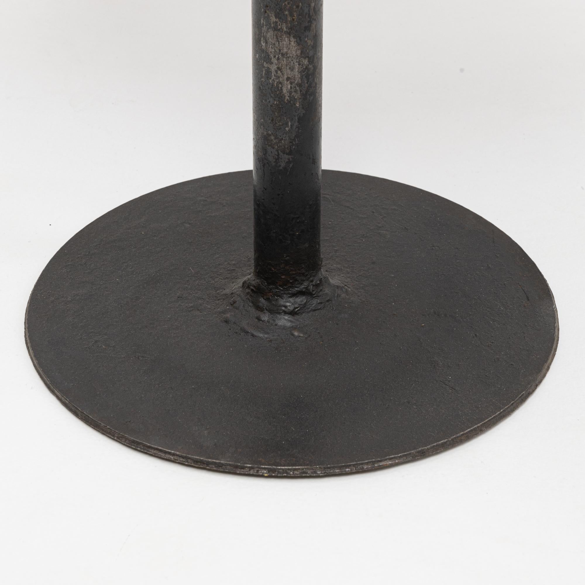 France, 20e siècle Tabouret en métal avec assise en bois en vente 3