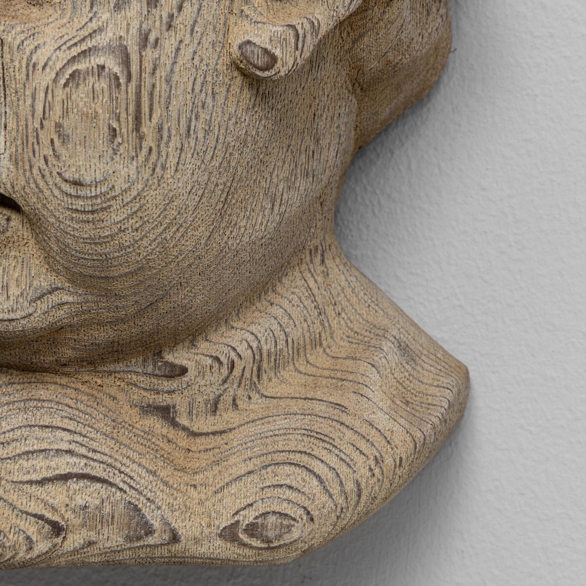 20ème siècle France Sculpture murale en Oak Oak d'un bébé en vente 3