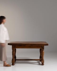 20th Century France Weathered Honey Oak Oak Drop-Leaf Farmhouse Table