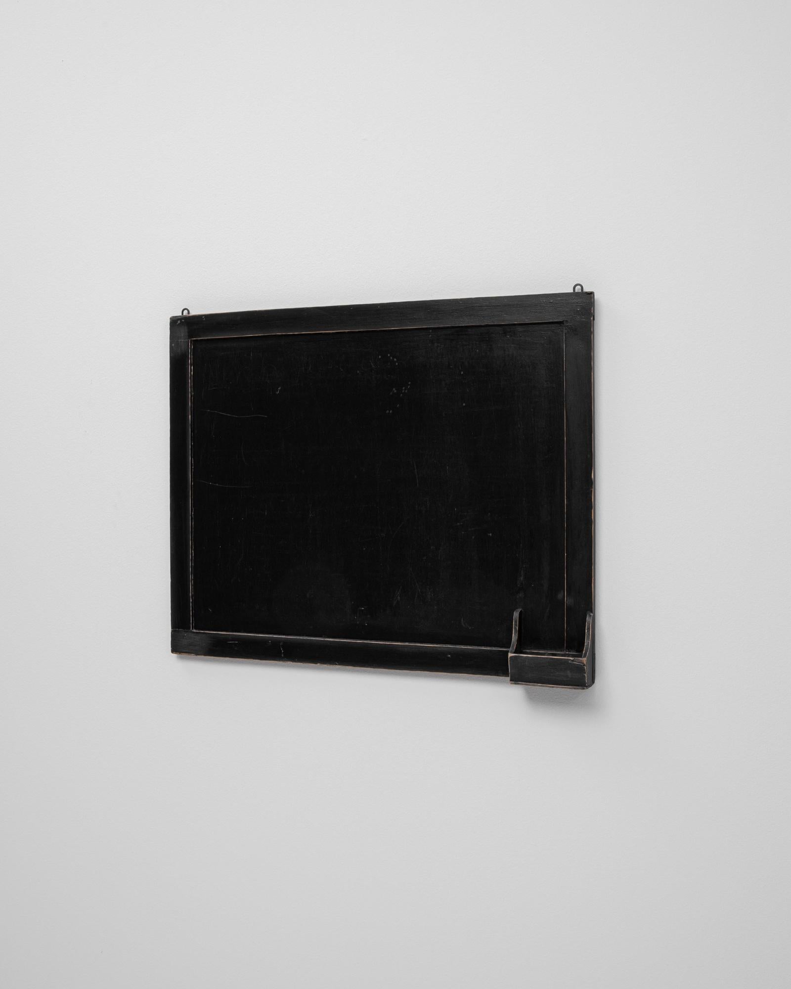 Frankreich, 20. Jahrhundert, Holzschreibtafel im Angebot 1