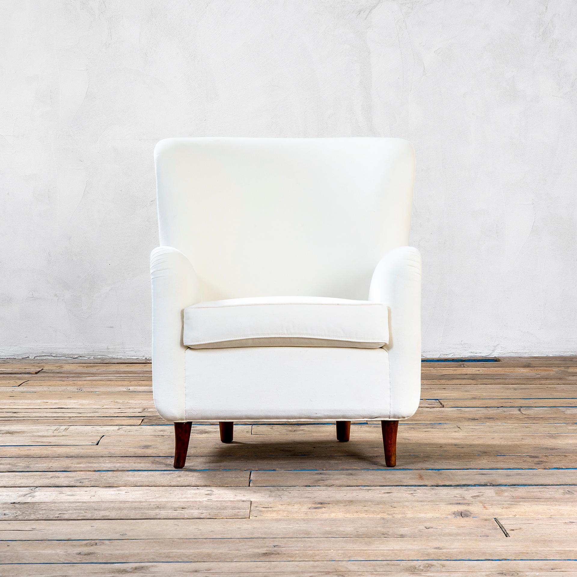 Mid-Century Modern Paire de fauteuils Franco Albini « Attr. » du 20ème siècle en tissu blanc des années 50 en vente