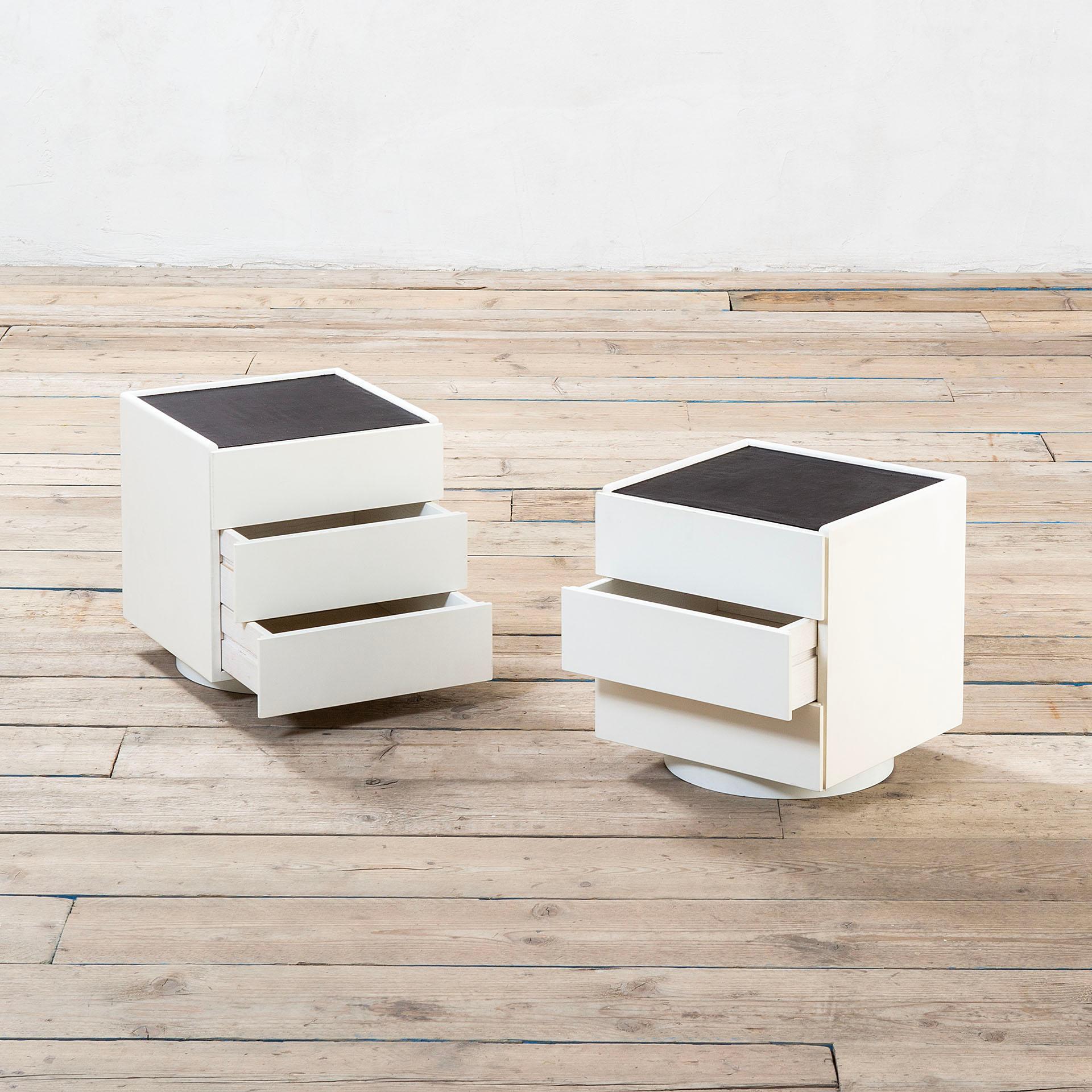 Mid-Century Modern 20th Century Franco Albini Pair of CD38 White Nightstands in Wood for Poggi, 60s For Sale
