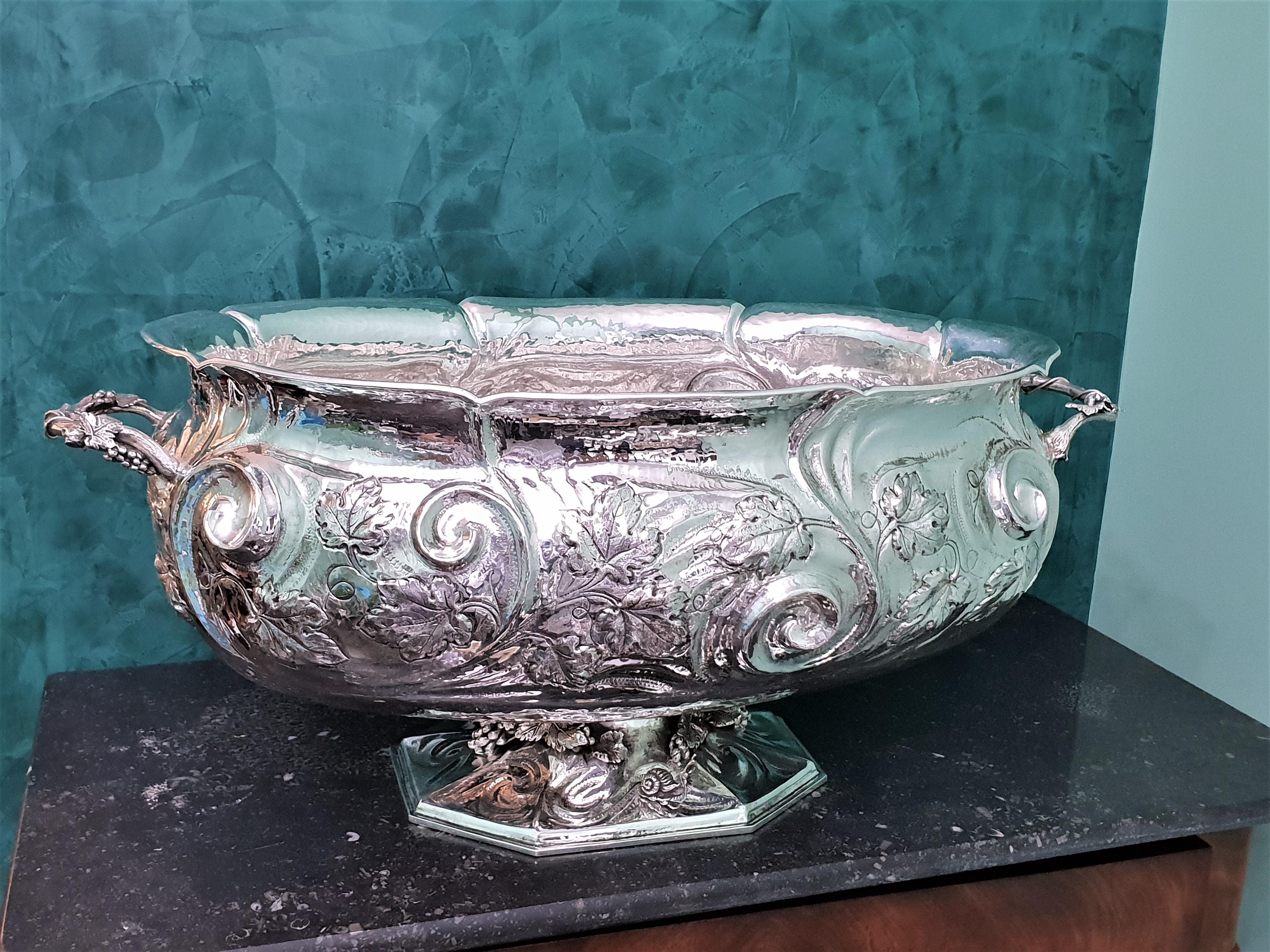 20th Century Fratelli Ponzone Rococo Engraved Silver Centerpiece, 1930s For Sale 5