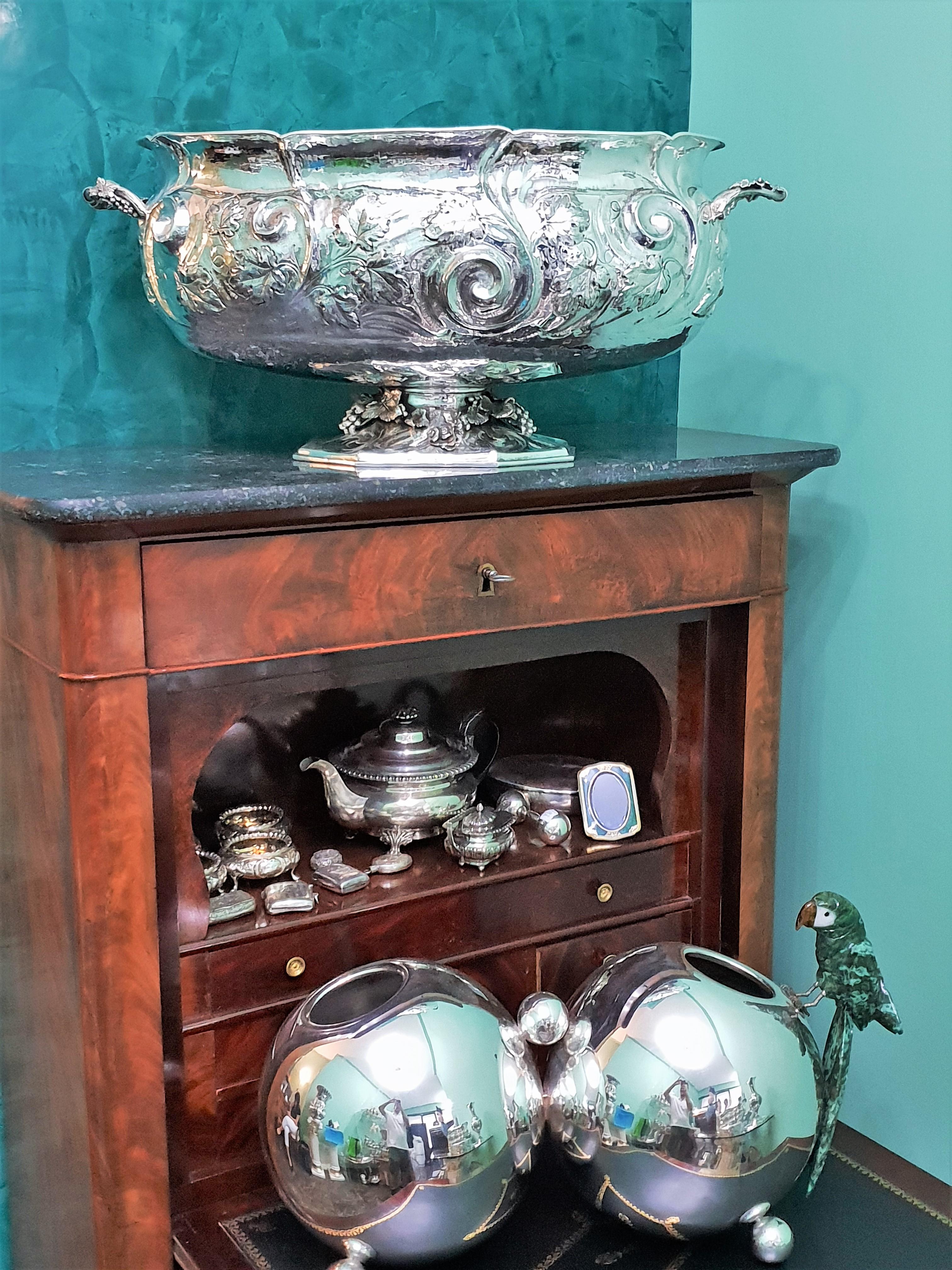 20th Century Fratelli Ponzone Rococo Engraved Silver Centerpiece, 1930s For Sale 9