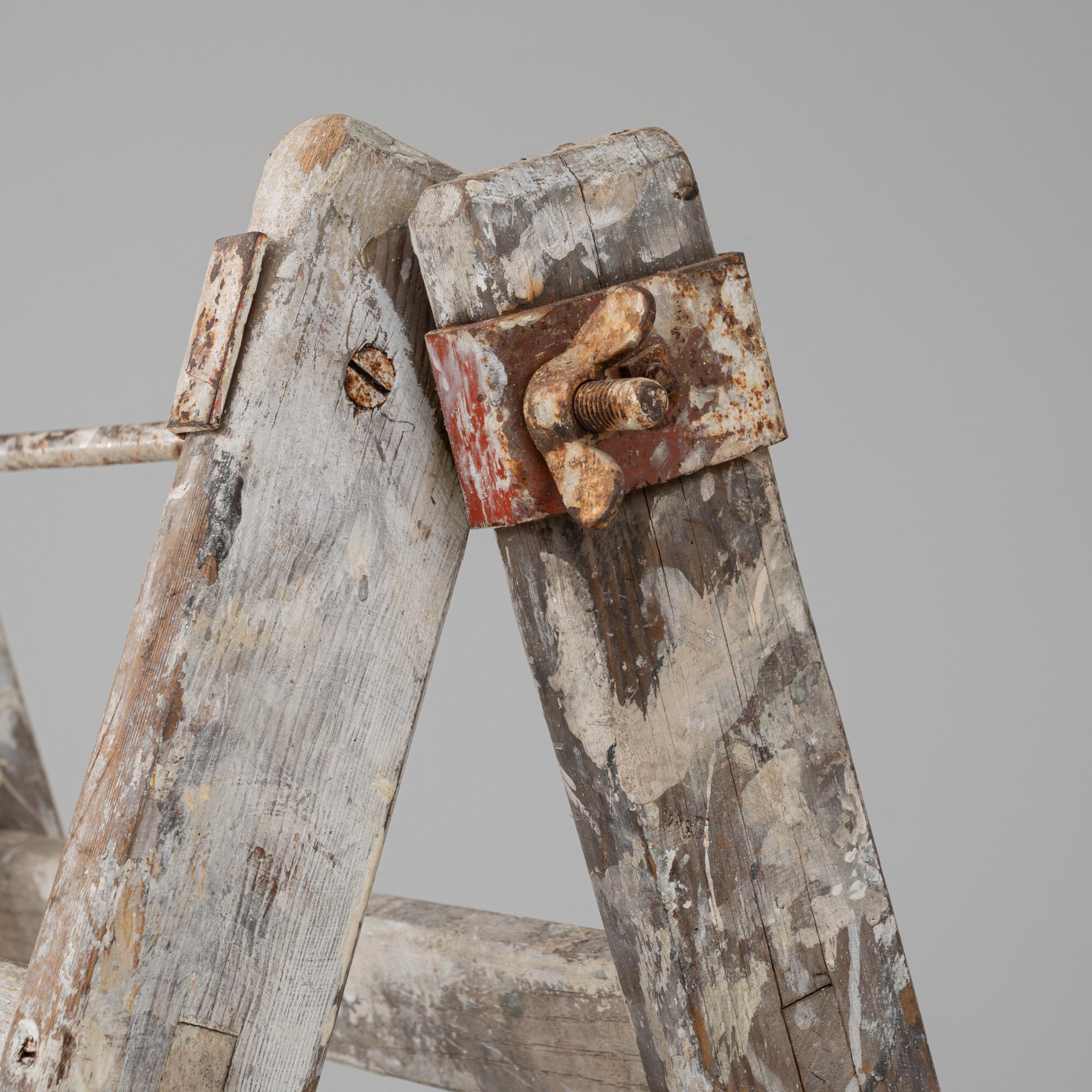 Scaffale francese con struttura ad A del XX secolo in vendita 4