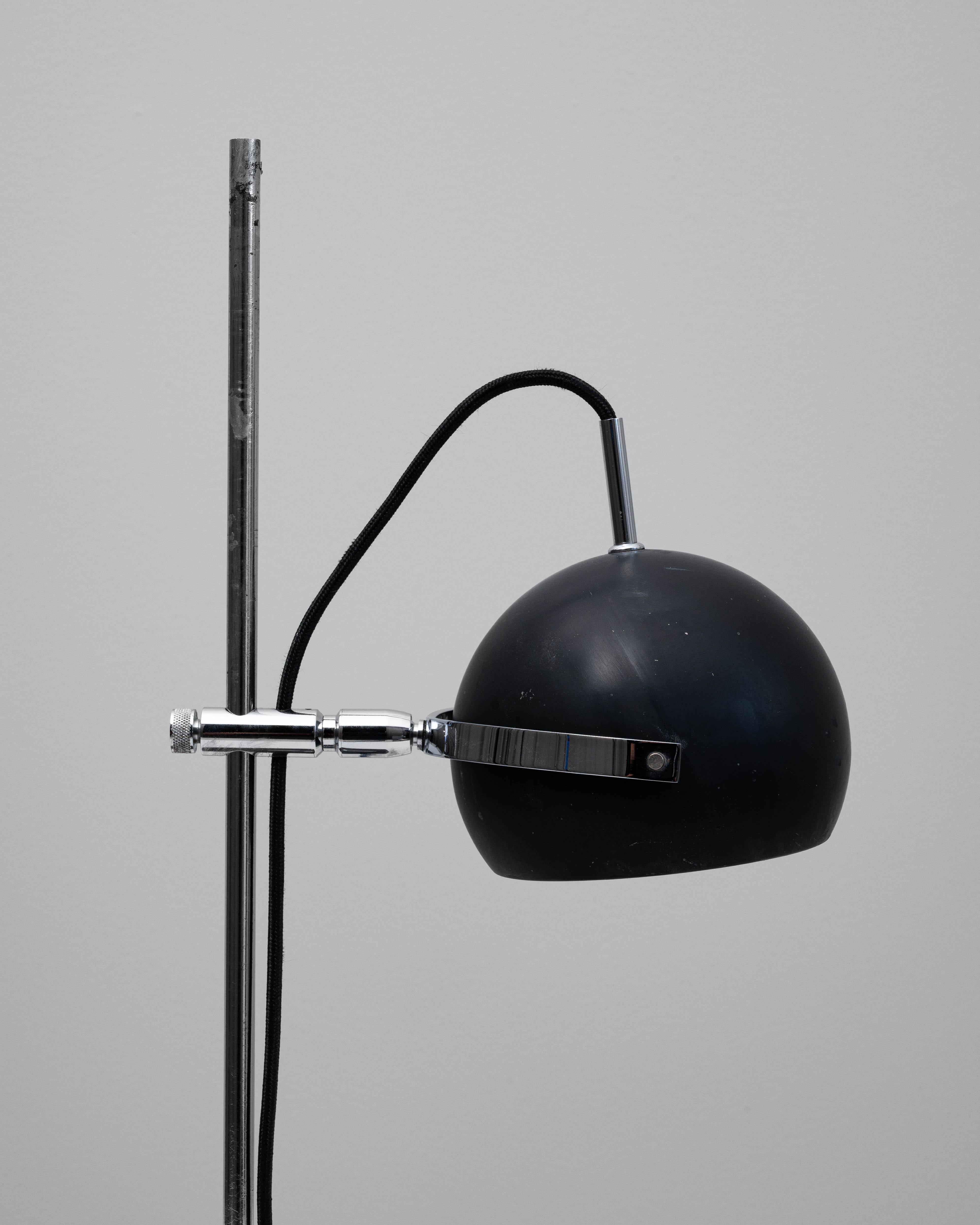 Lampe à poser en métal ajustable du 20e siècle en vente 4