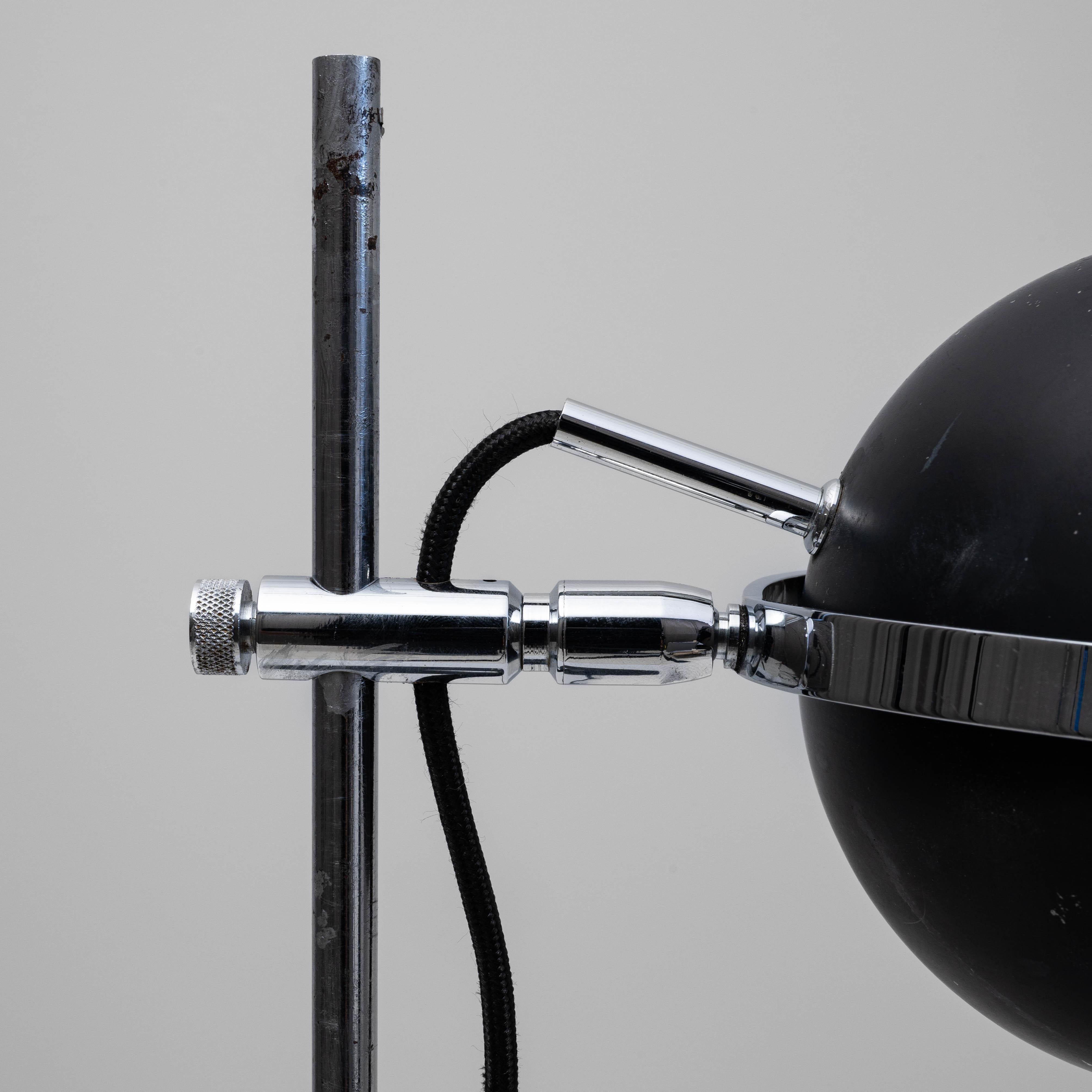 Lampe à poser en métal ajustable du 20e siècle en vente 6
