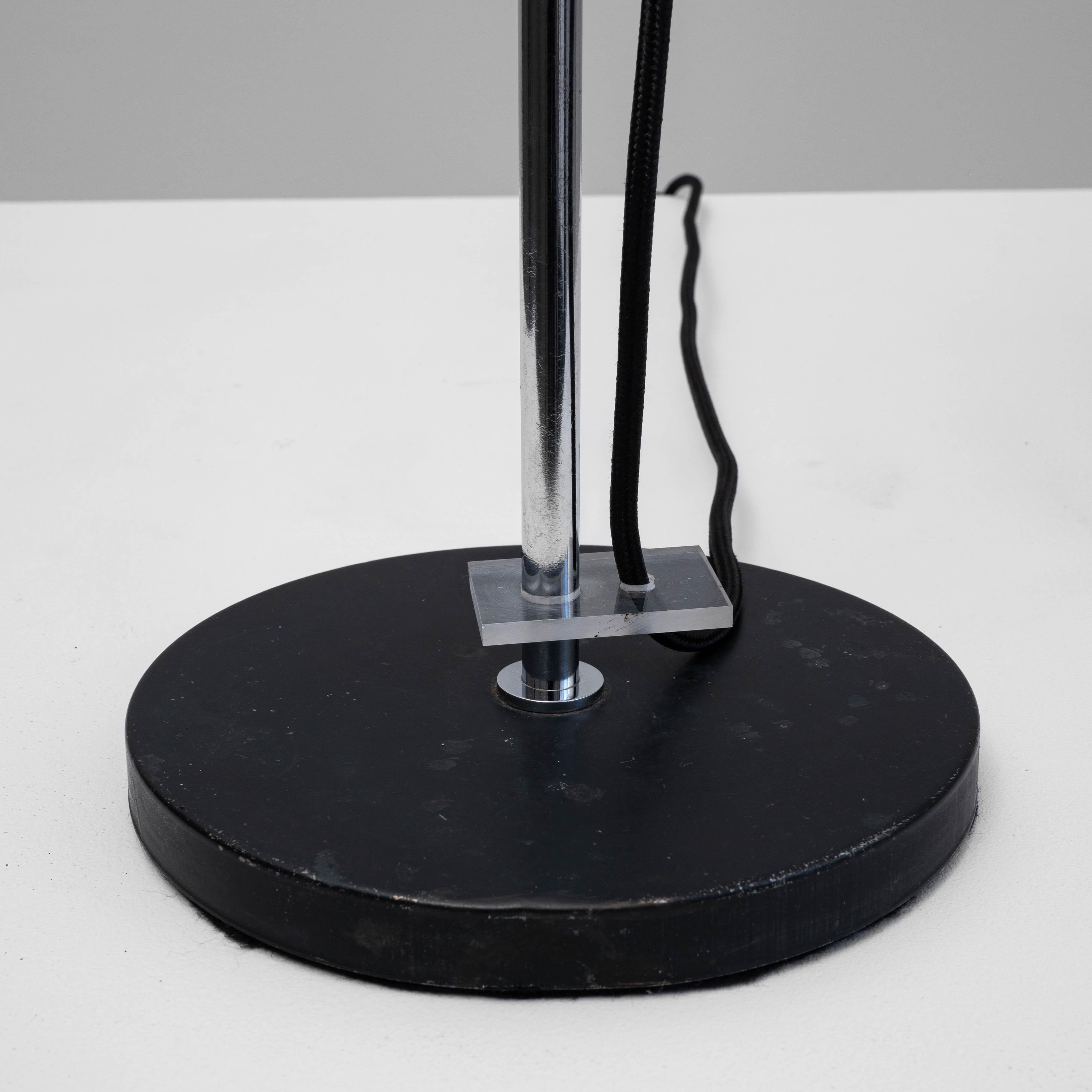 Lampe à poser en métal ajustable du 20e siècle en vente 7