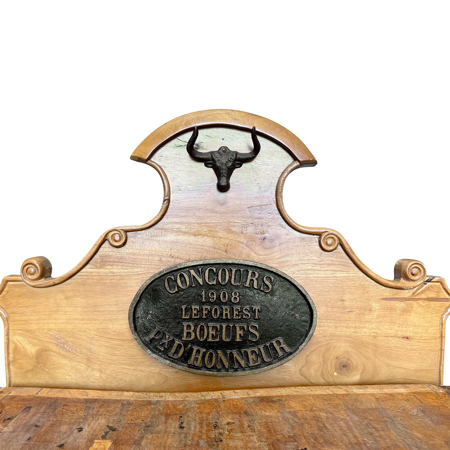 20th Century French Antique Crowned Beechwood Butcher Block Table For Sale 2