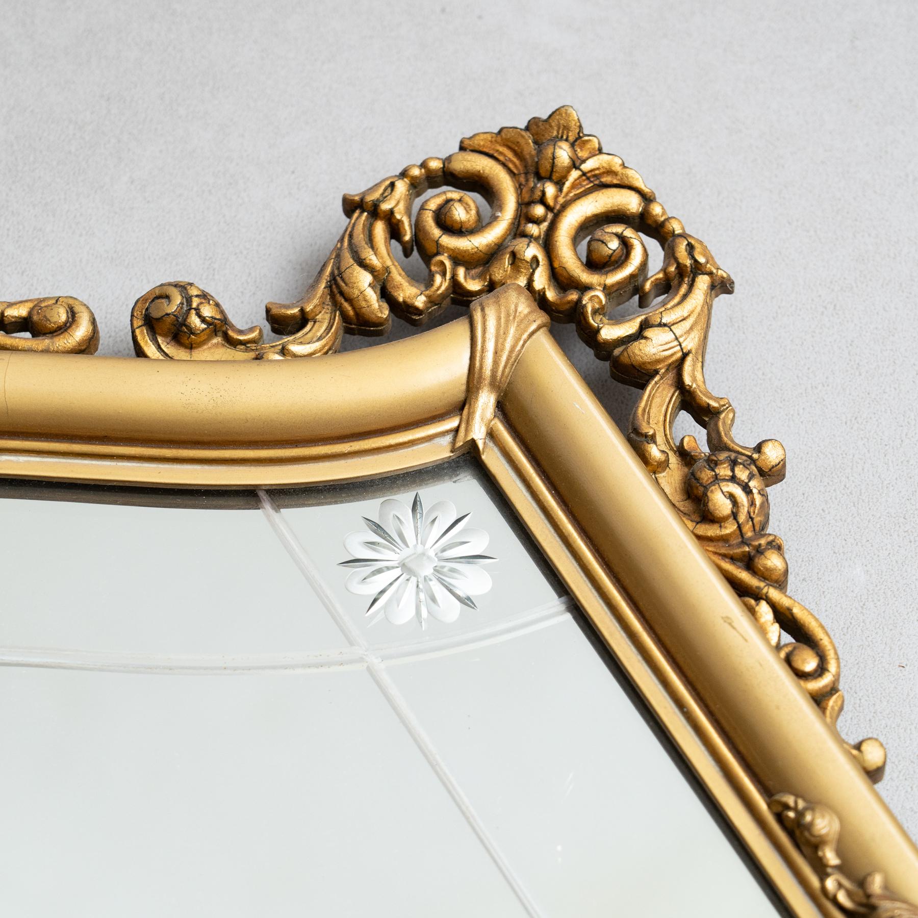 Miroir à cornes d'or Antique Mirror du 20ème siècle : Elegance Timeless en vente 2