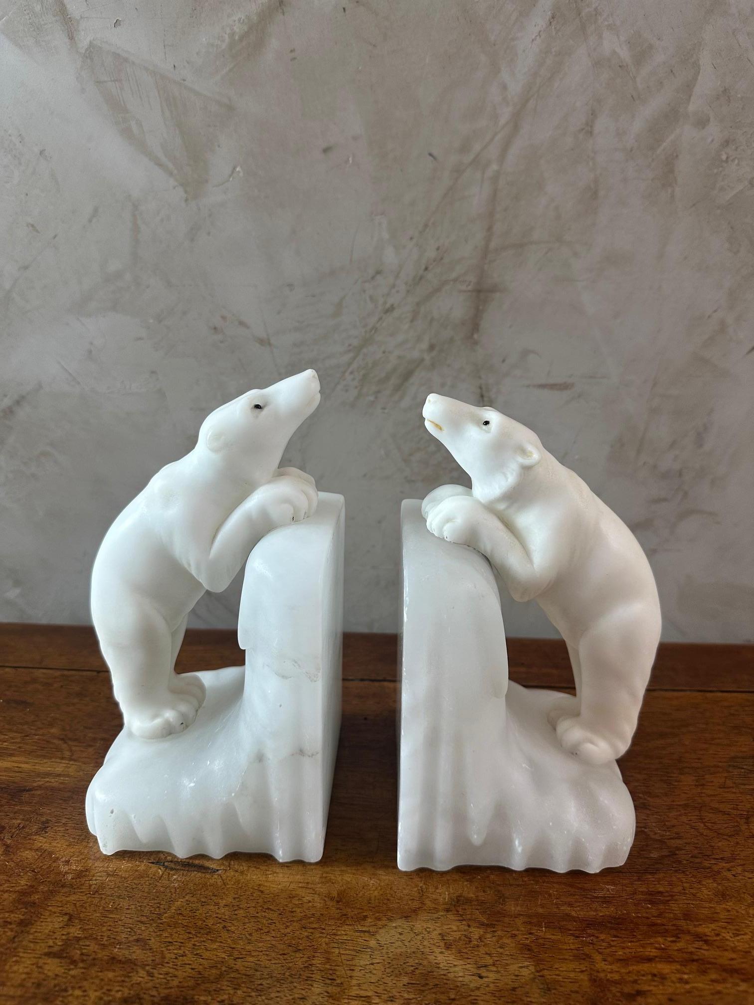 20th century French Art Deco Alabaster Polar Bear Bookends, 1930s In Good Condition In LEGNY, FR
