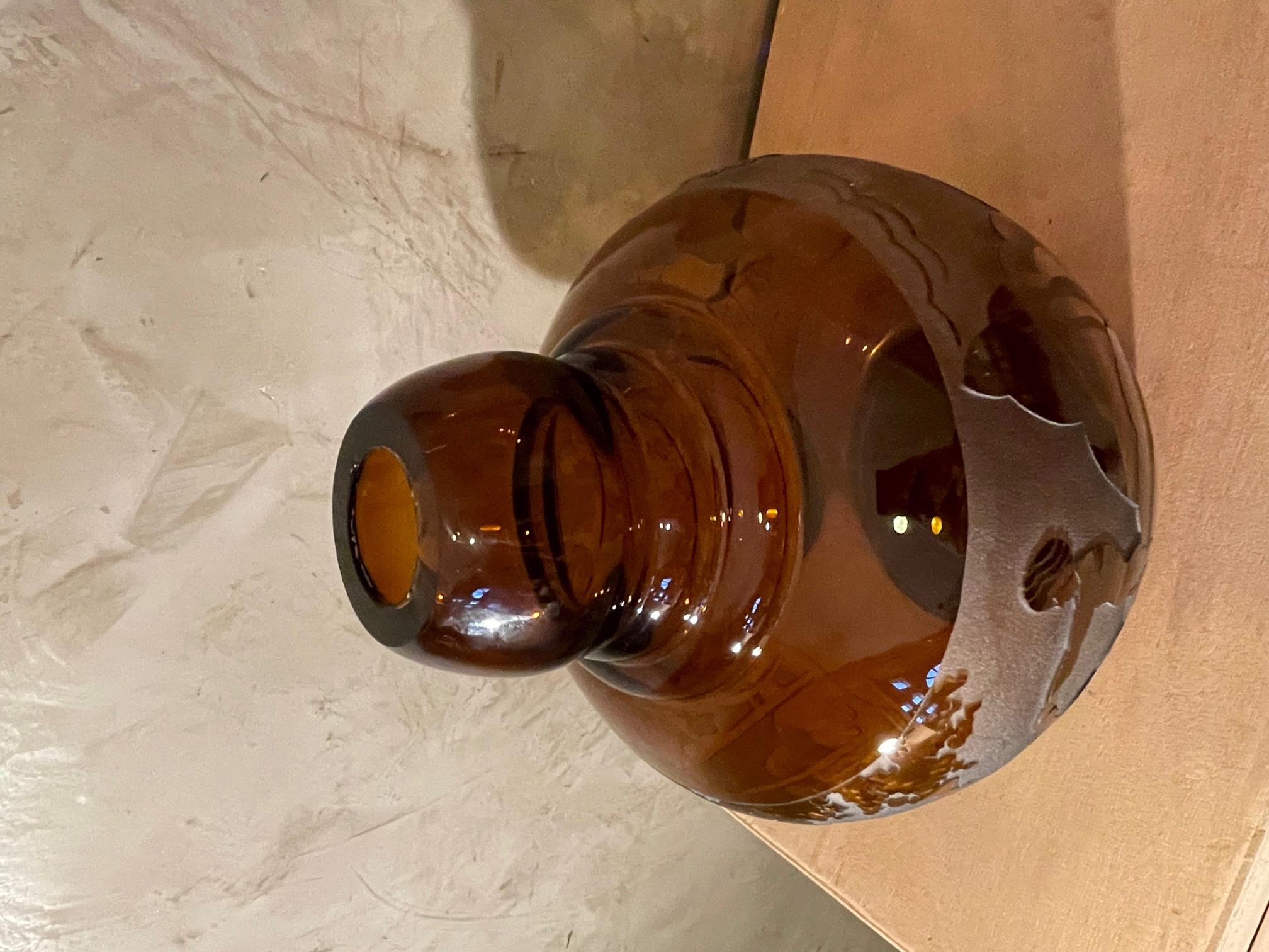 Vase en verre ambr Art Dco franais du XXe sicle, annes 1930 Bon état - En vente à LEGNY, FR