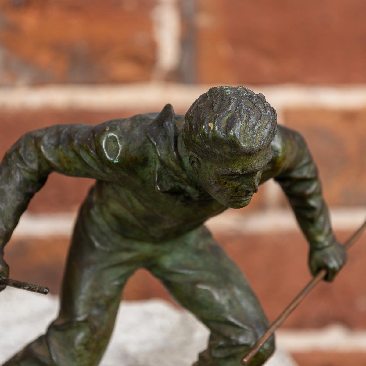 Sciatori in bronzo Art Deco del XX secolo su base in Stone bianca, A. David c.1920 6