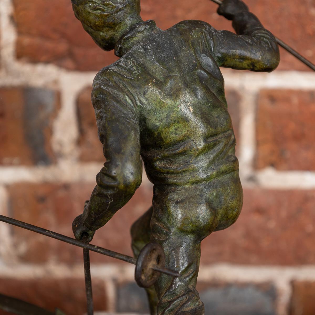 Sciatori in bronzo Art Deco del XX secolo su base in Stone bianca, A. David c.1920 12