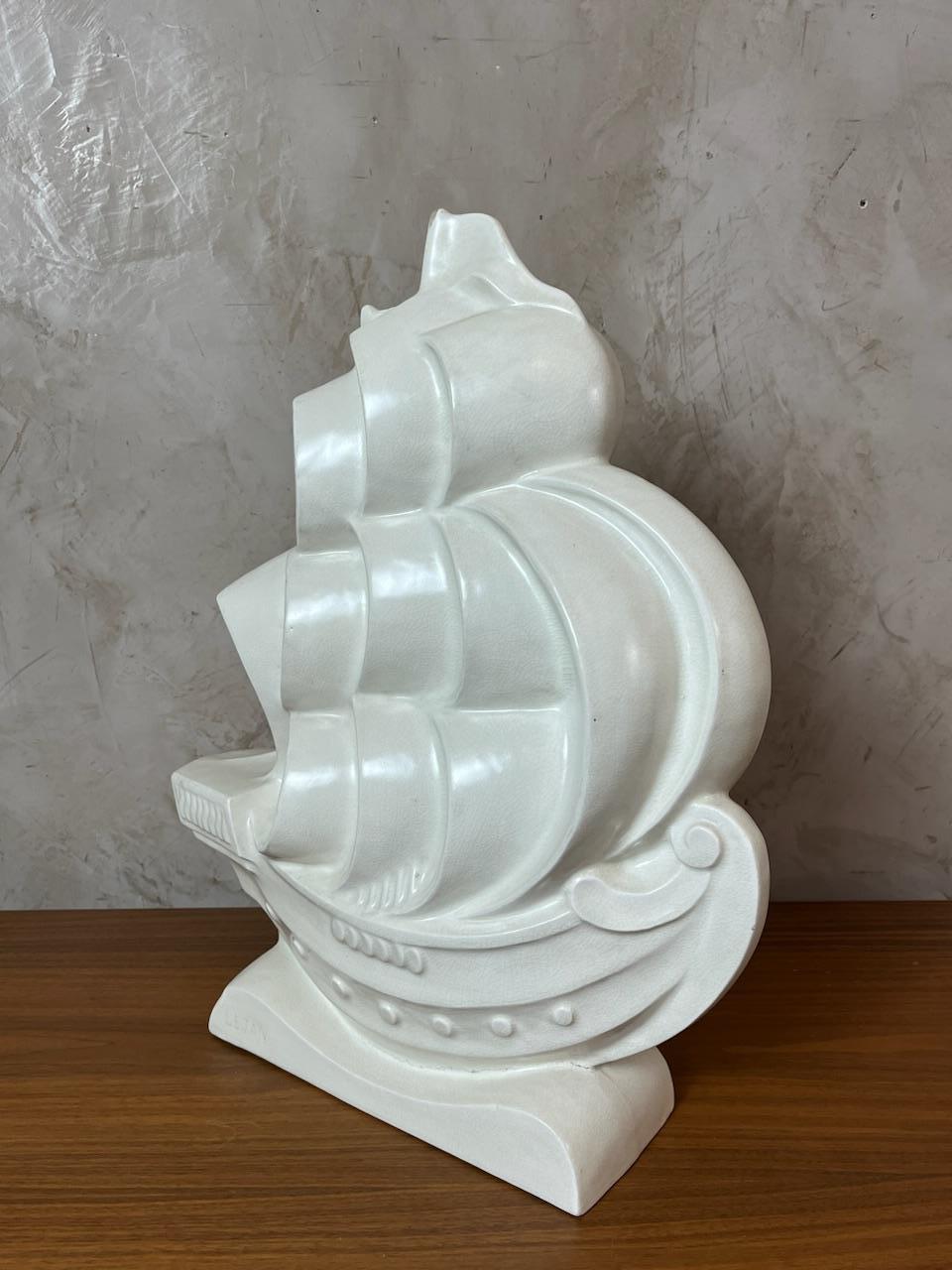 20th century French Art deco Ceramic LeJan Boat, 1930s In Good Condition For Sale In LEGNY, FR