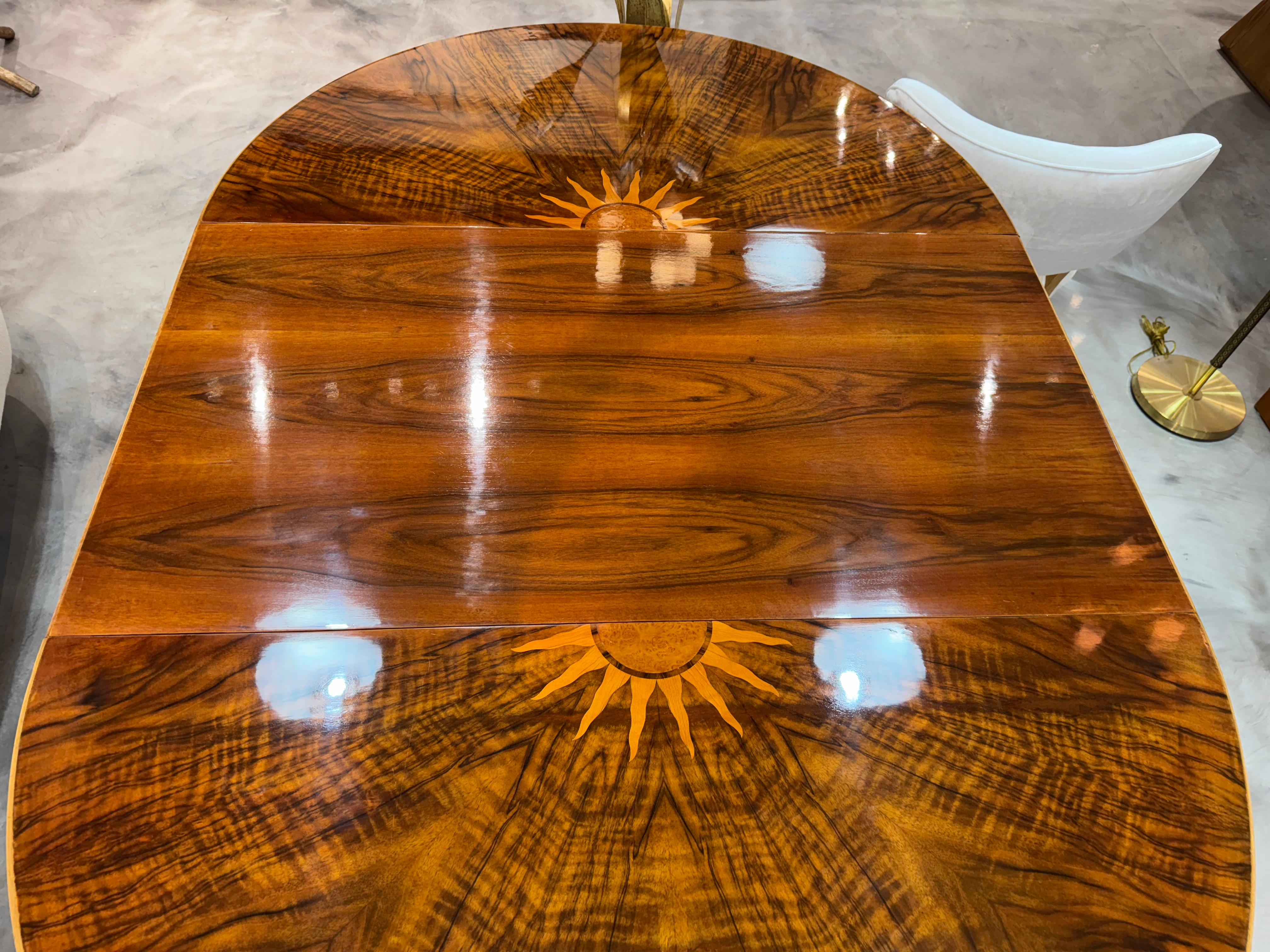 Table de salle à manger extensible en noyer du 20e siècle de style French Art Deco en vente 6