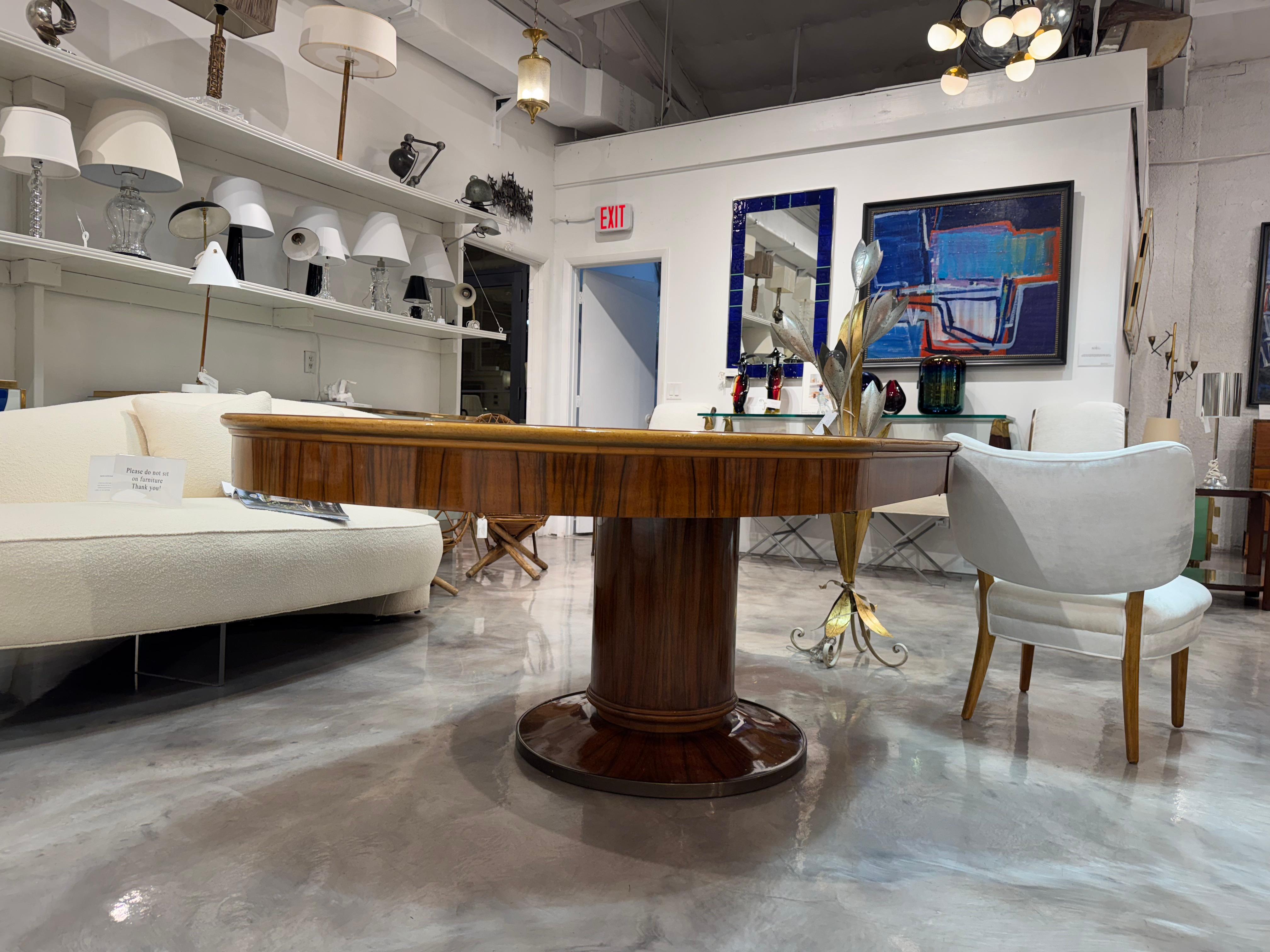 Table de salle à manger extensible en noyer du 20e siècle de style French Art Deco en vente 7