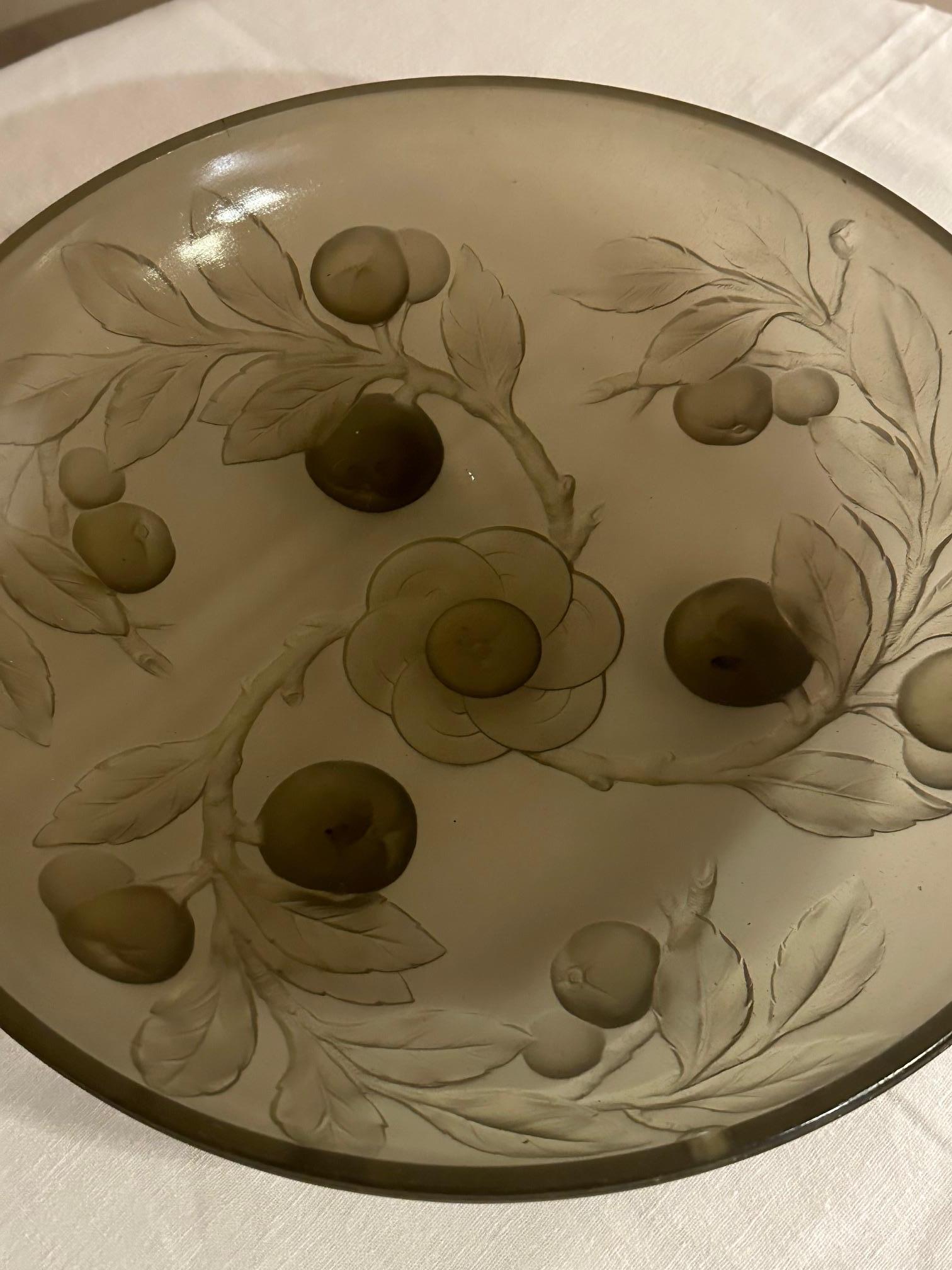 20th century French Art deco Glass Fruit Decorative Bowl, 1930s For Sale 2