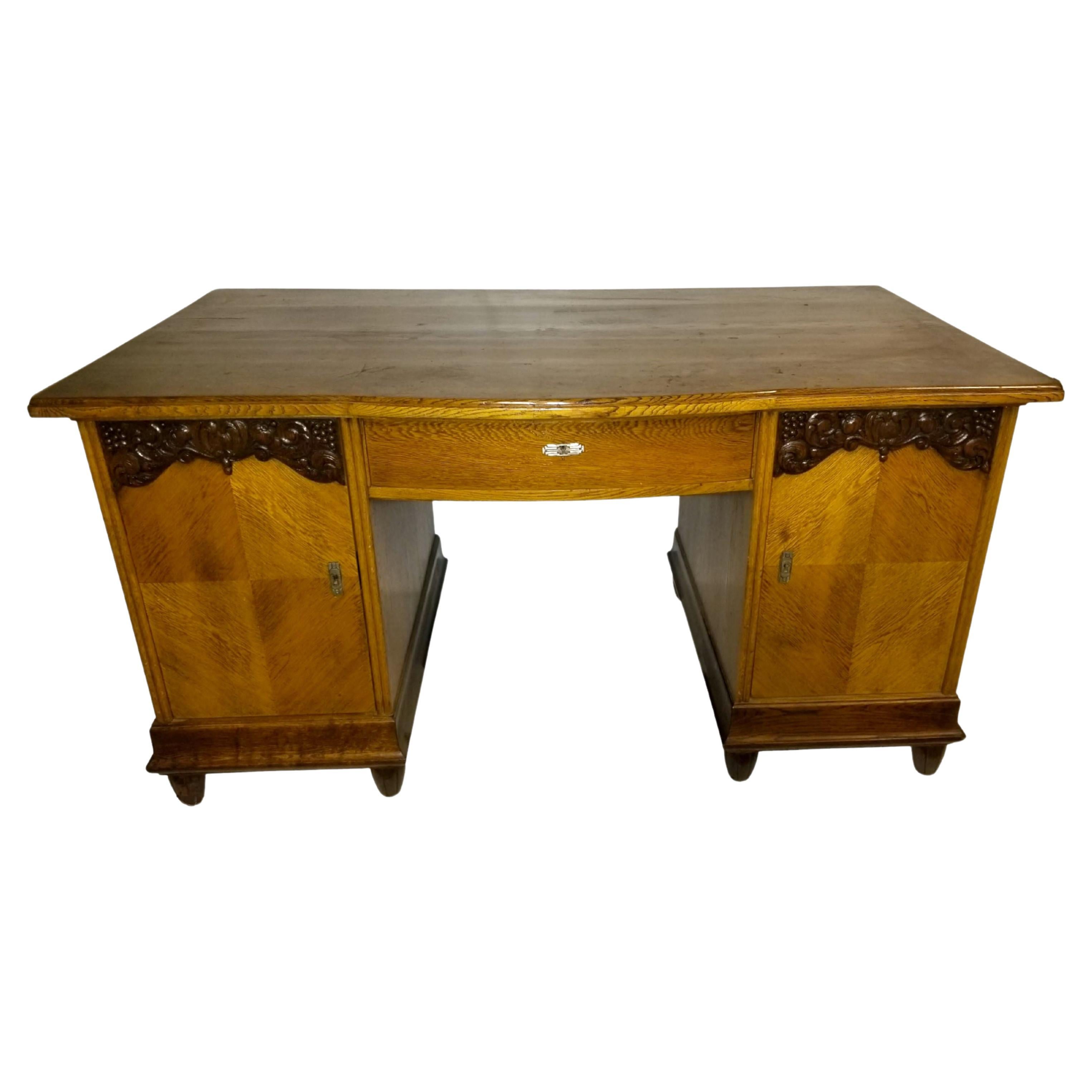 Grande table de bureau/table d'écriture Art Déco française du 20ème siècle en chêne vintage 