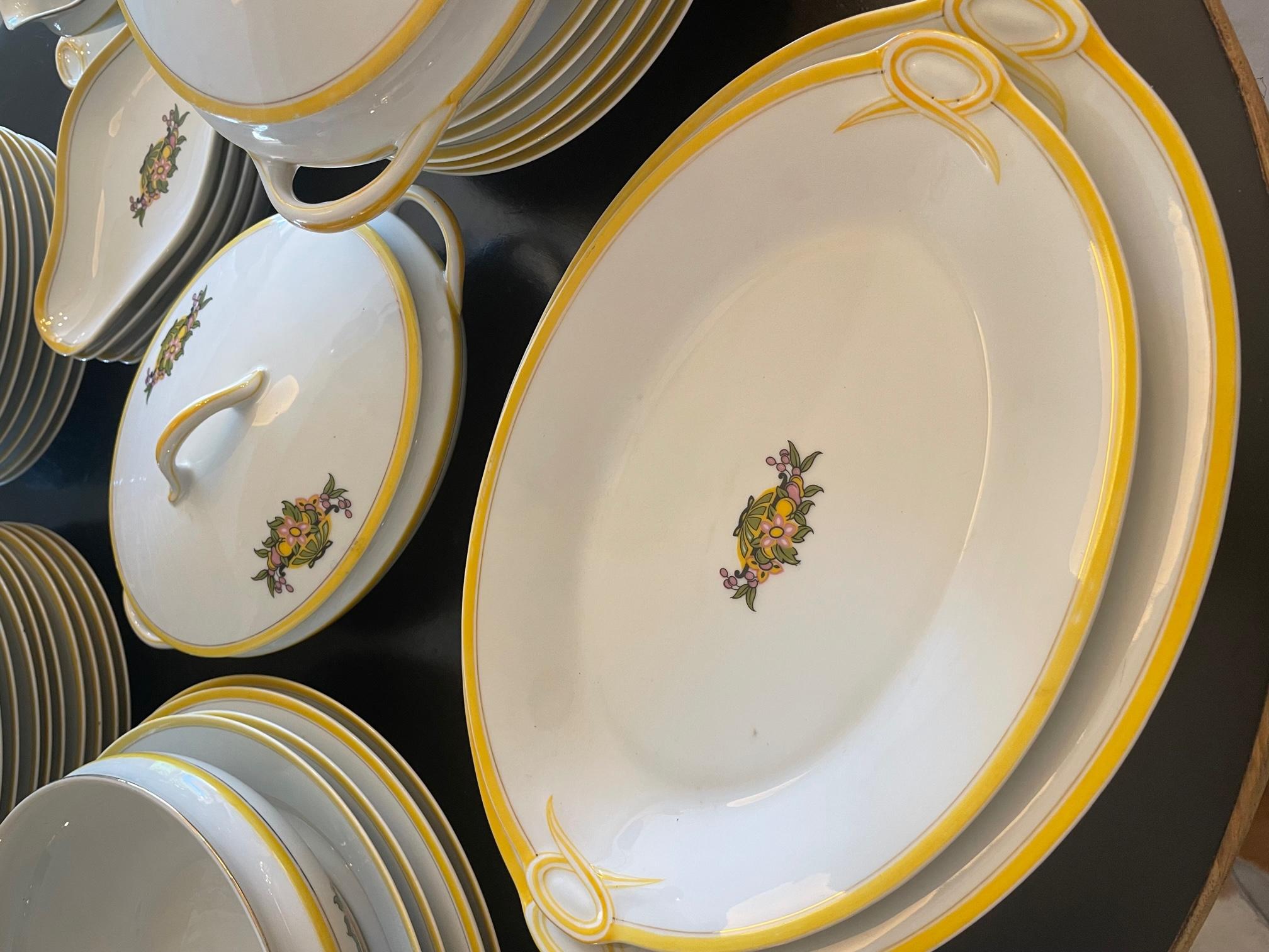 Vaisselle de service en porcelaine de Limoges Art Déco français du XXe siècle 49 pièces en vente 1