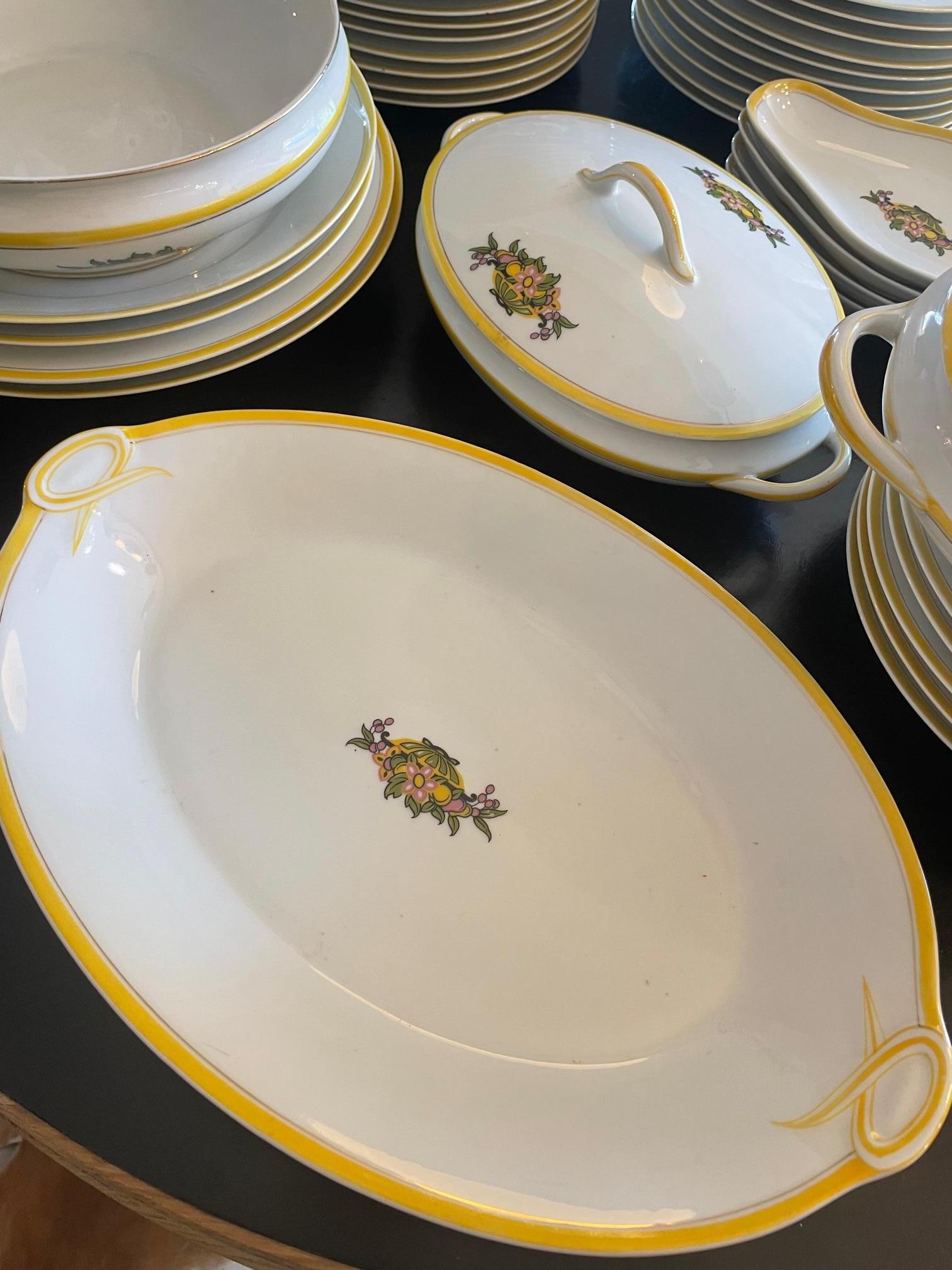 Servicio de mesa de porcelana francesa Art Déco Limoges del siglo XX 49 piezas en venta 2