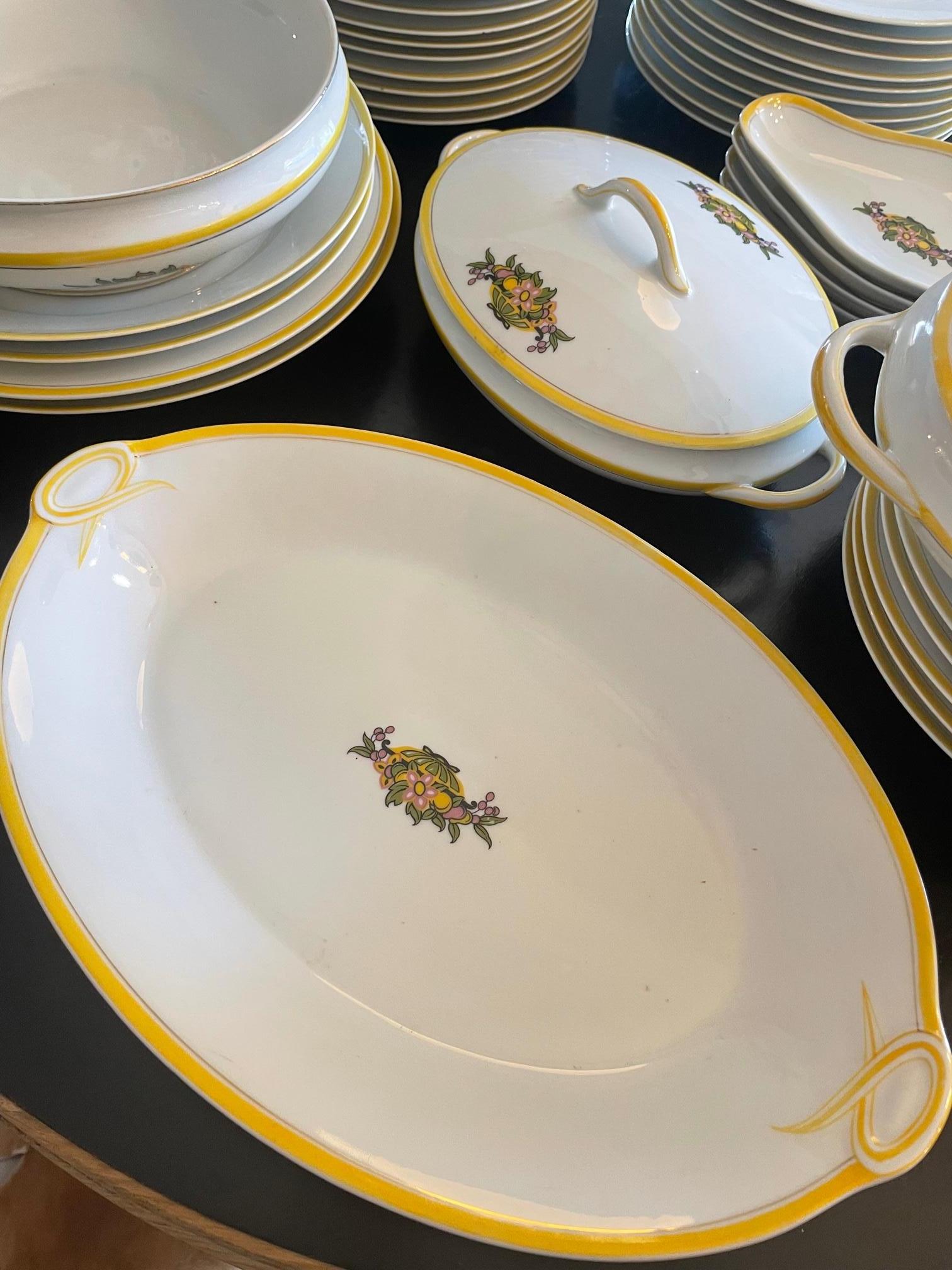 Servicio de mesa de porcelana francesa Art Déco Limoges del siglo XX 49 piezas en venta 3