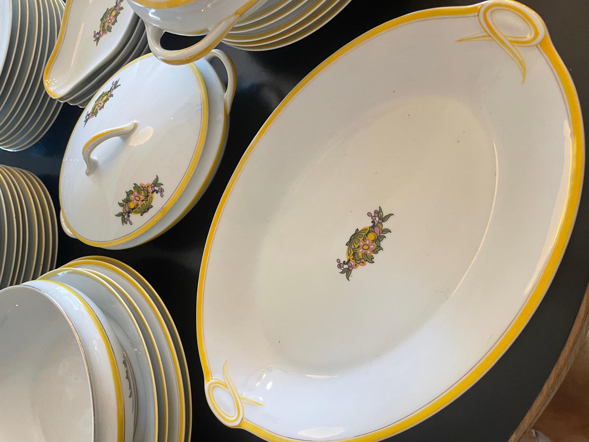 Vaisselle de service en porcelaine de Limoges Art Déco français du XXe siècle 49 pièces en vente 3
