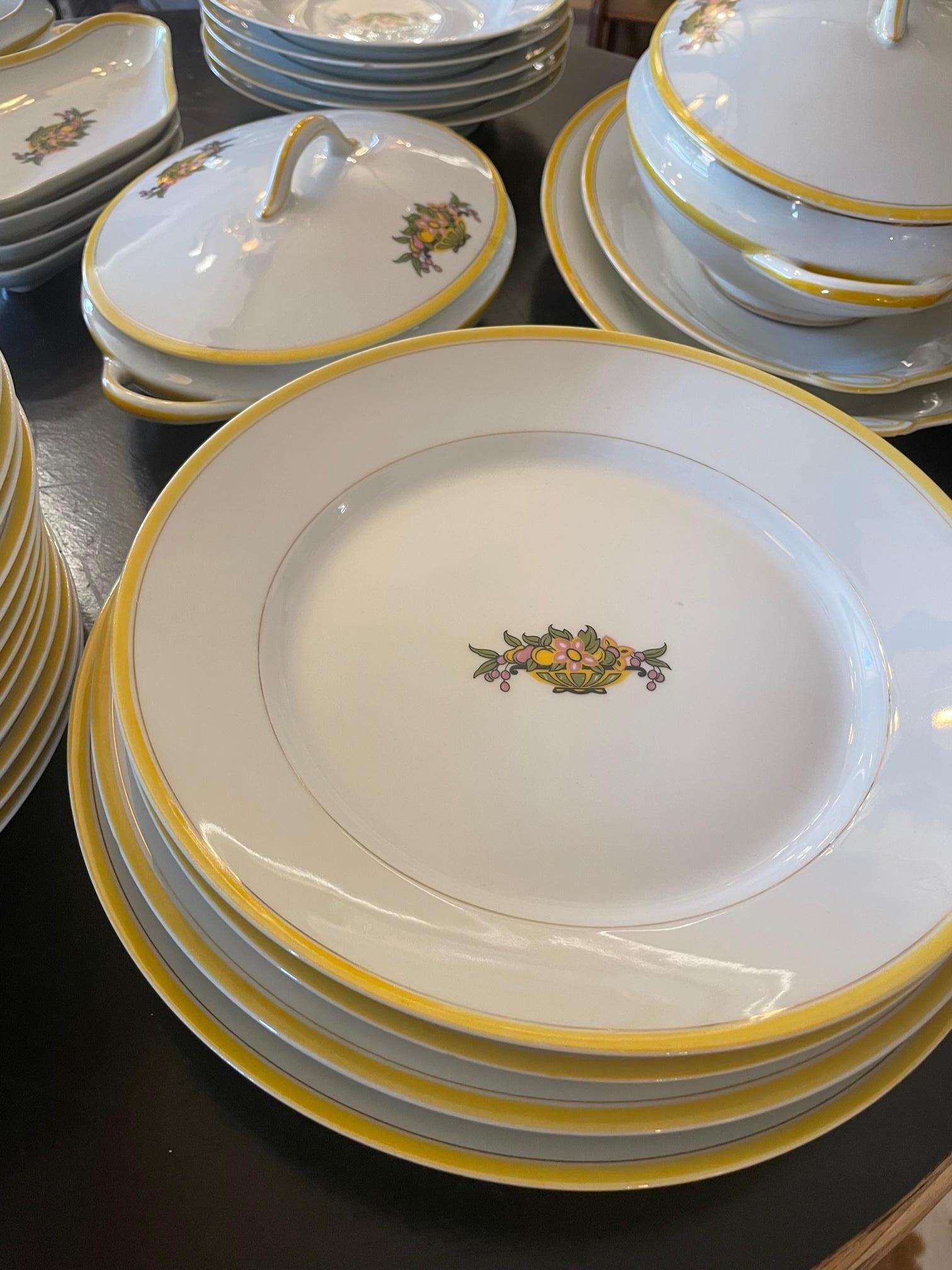 Servicio de mesa de porcelana francesa Art Déco Limoges del siglo XX 49 piezas en venta 4