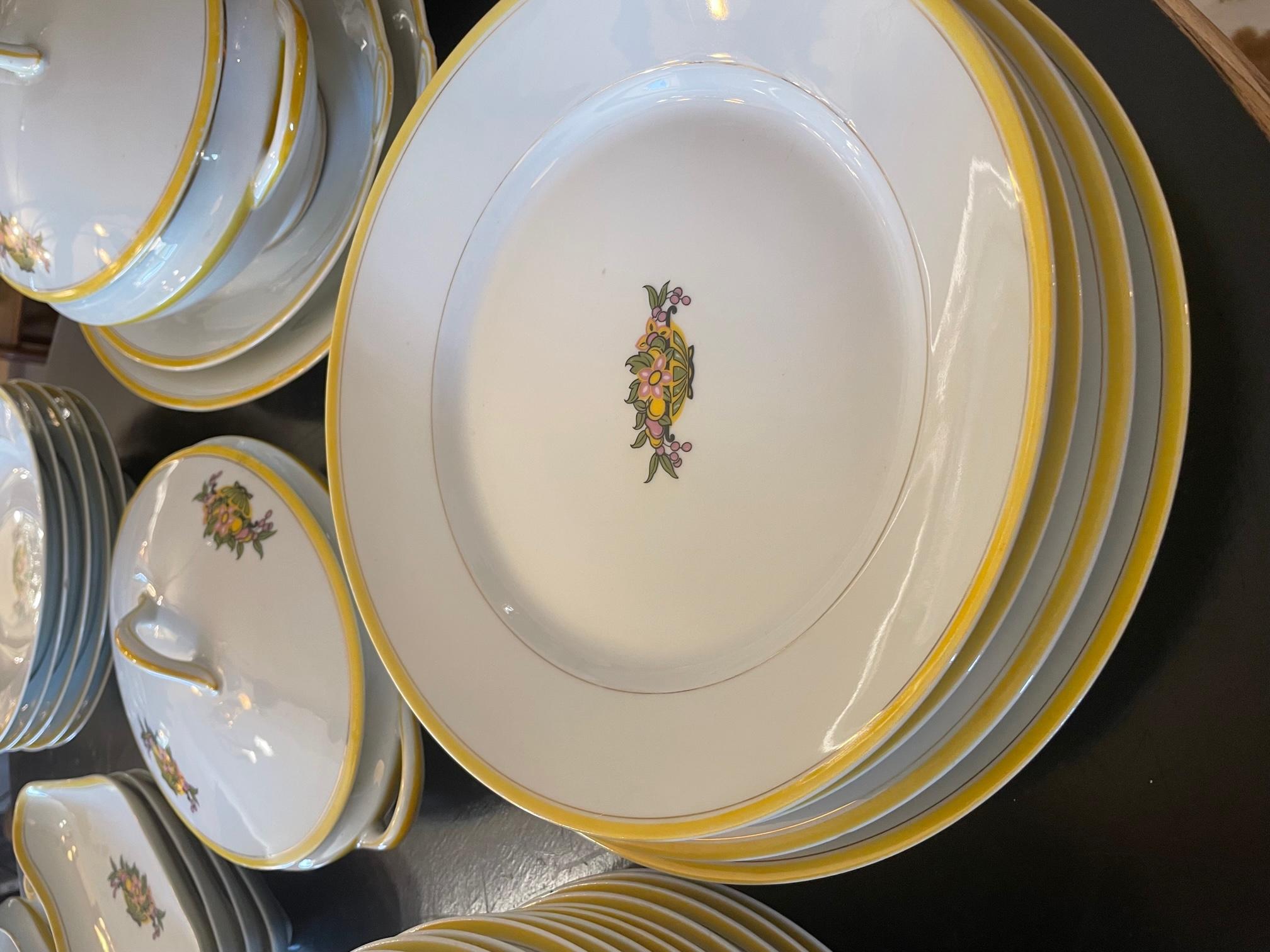 Vaisselle de service en porcelaine de Limoges Art Déco français du XXe siècle 49 pièces en vente 4