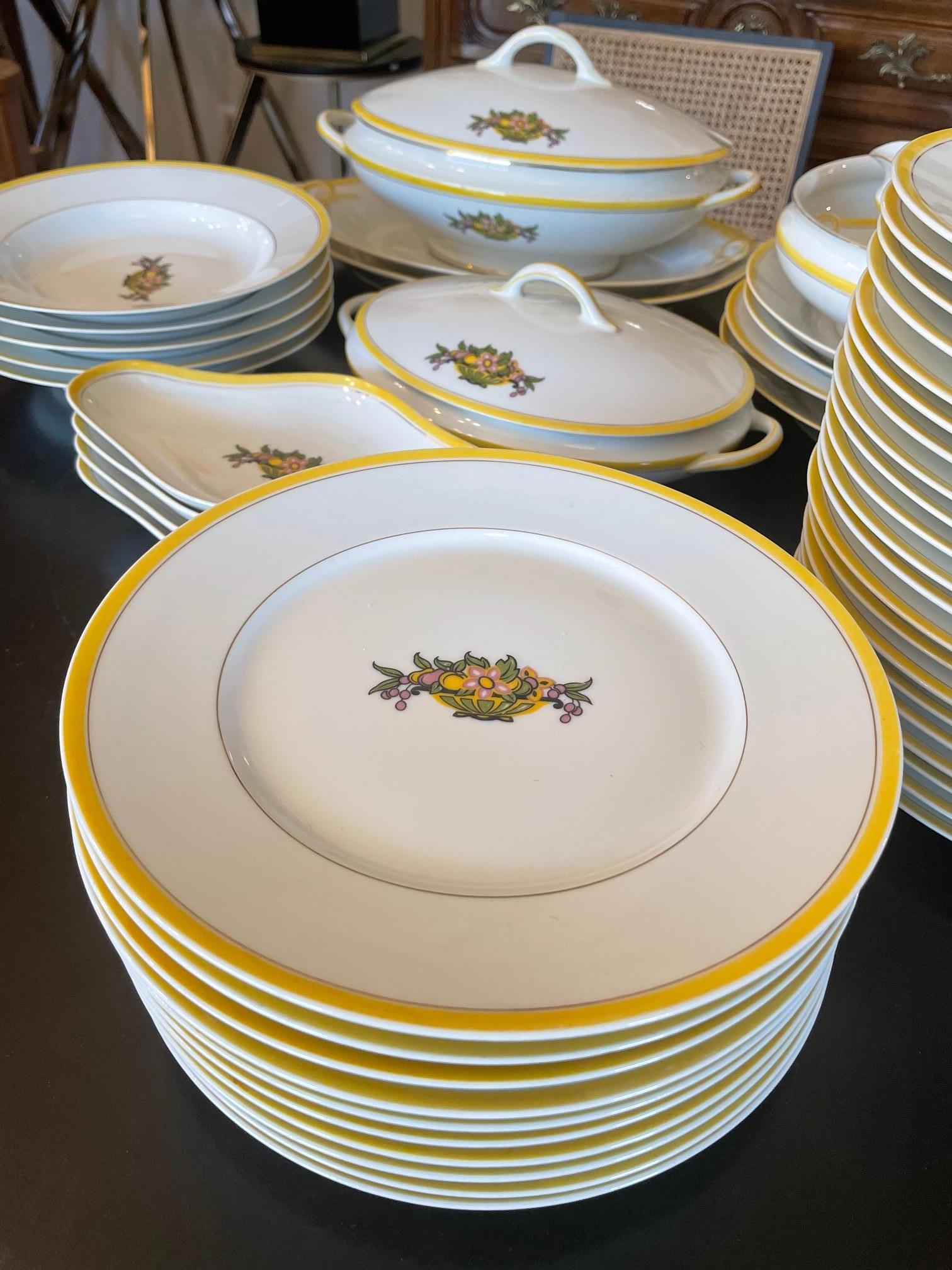 Servicio de mesa de porcelana francesa Art Déco Limoges del siglo XX 49 piezas Art Decó en venta