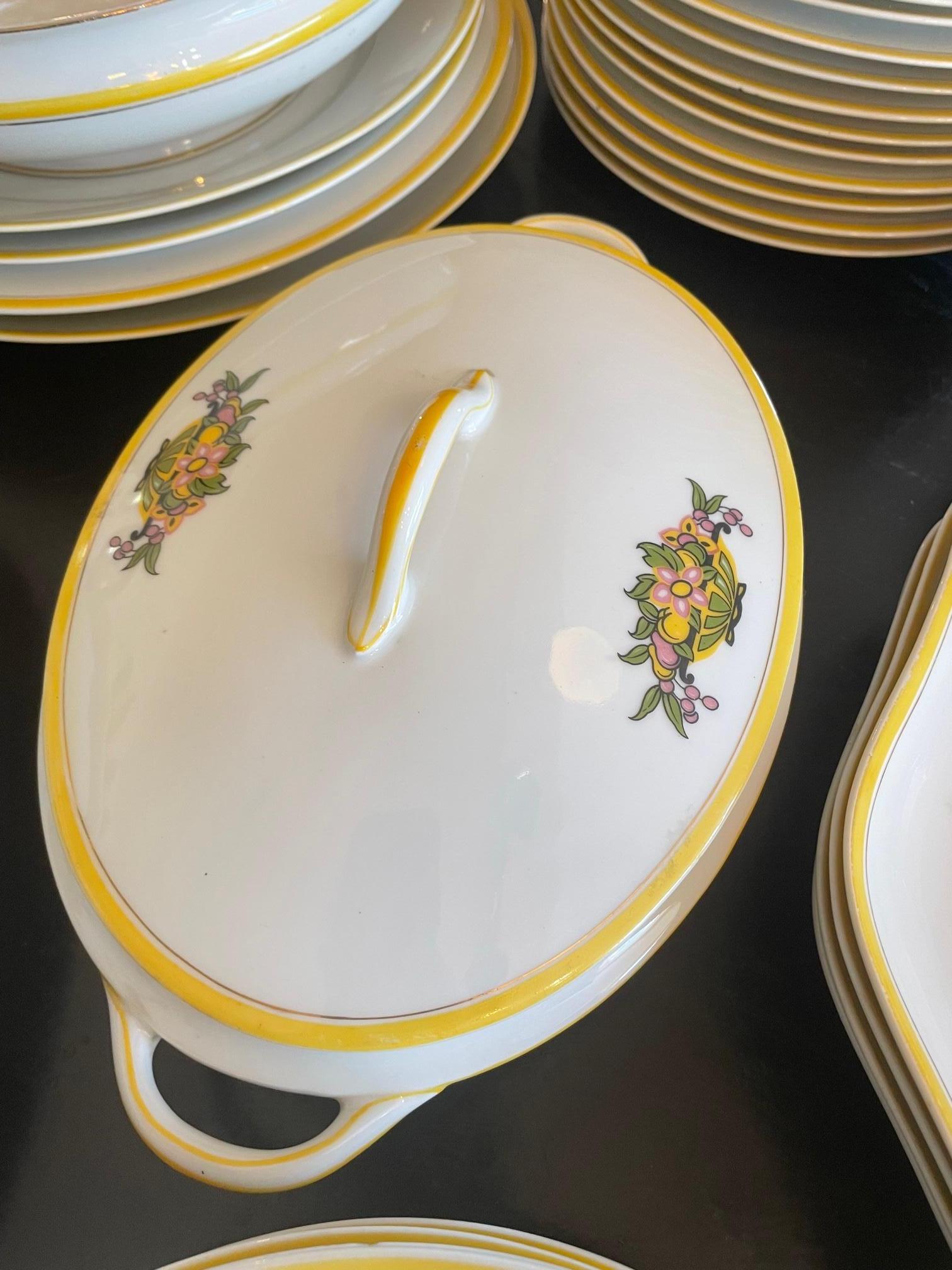 Servicio de mesa de porcelana francesa Art Déco Limoges del siglo XX 49 piezas principios del siglo XX en venta