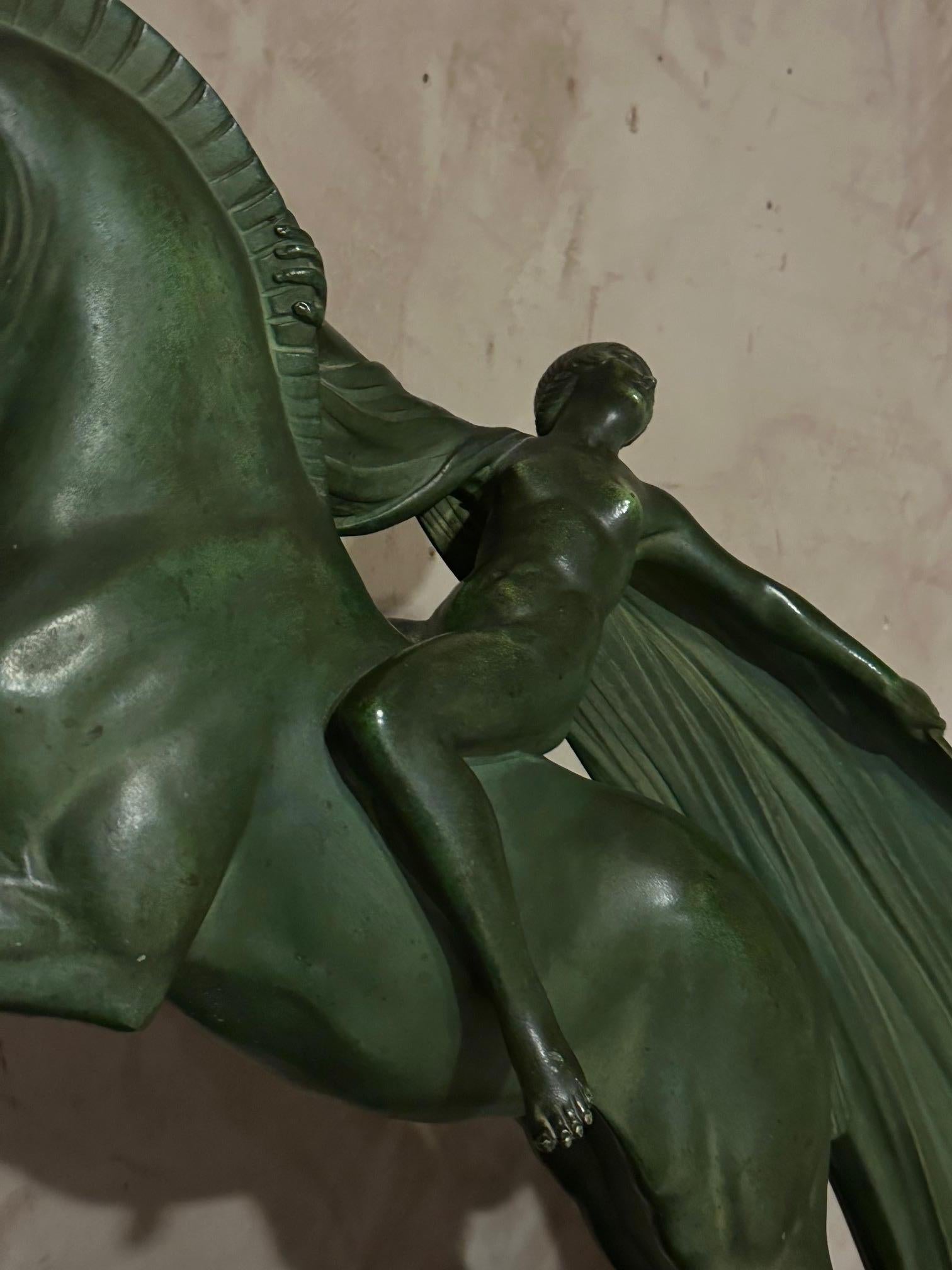 Französische Art-déco-Skulptur eines Pferdes aus Metall und Marmor aus dem 20. Jahrhundert, C.Charles, 1930er Jahre im Angebot 2