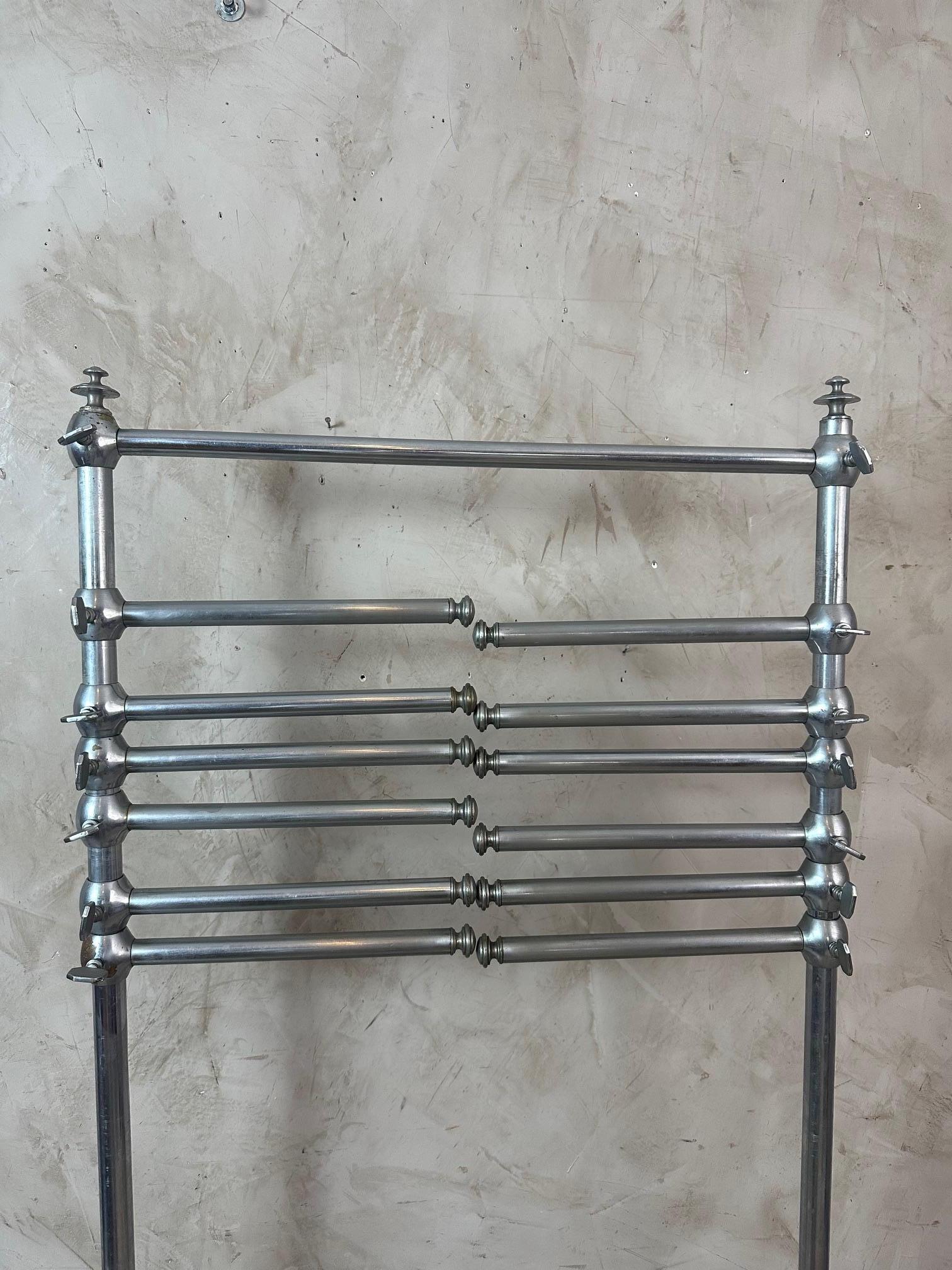 Perchero francés Art Decó del siglo XX en metal y roble, años 30 en venta 1