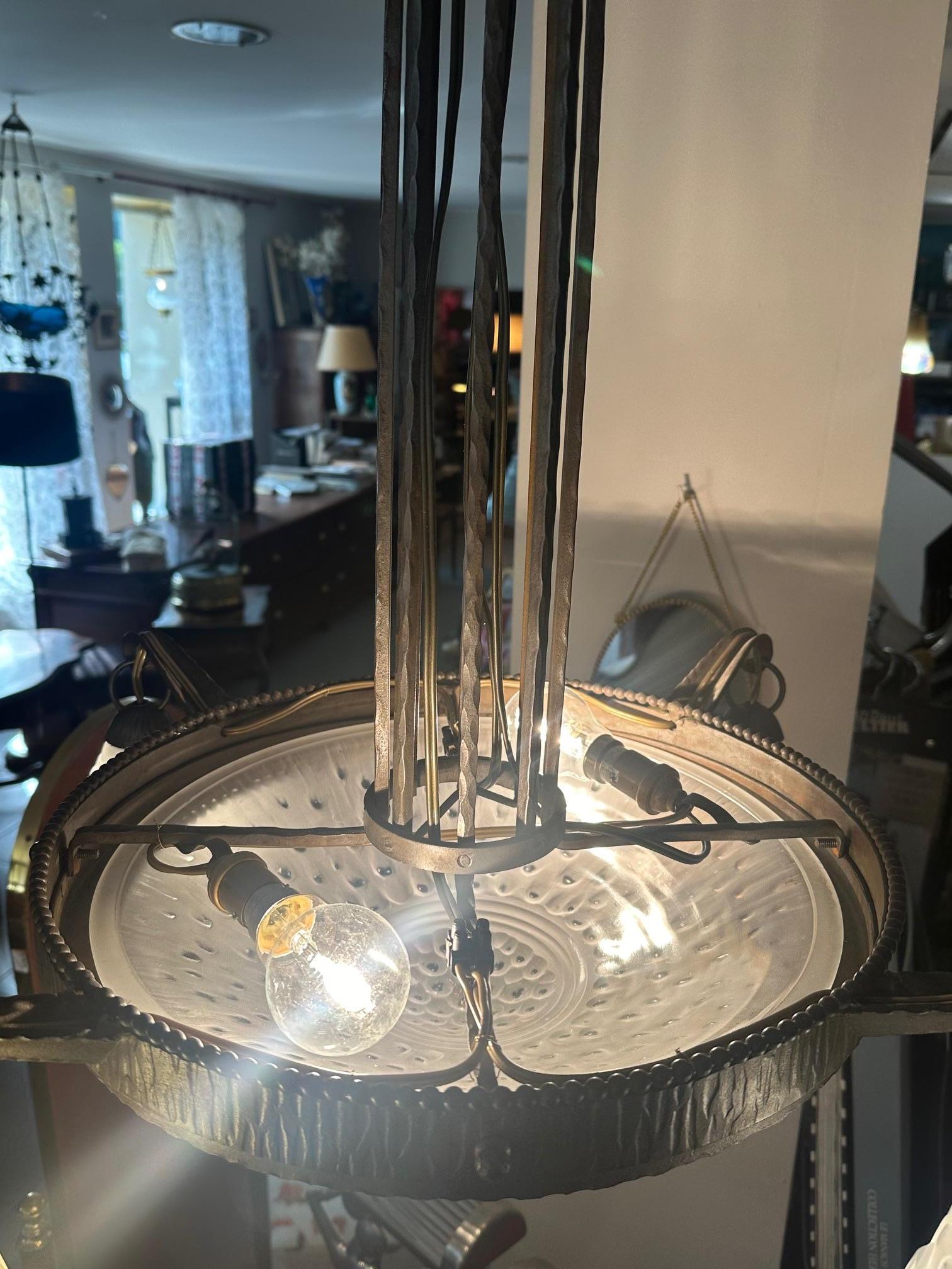 20th century French Art Deco Muller and Vasseur Wrought Iron Chandelier, 1930s For Sale 4