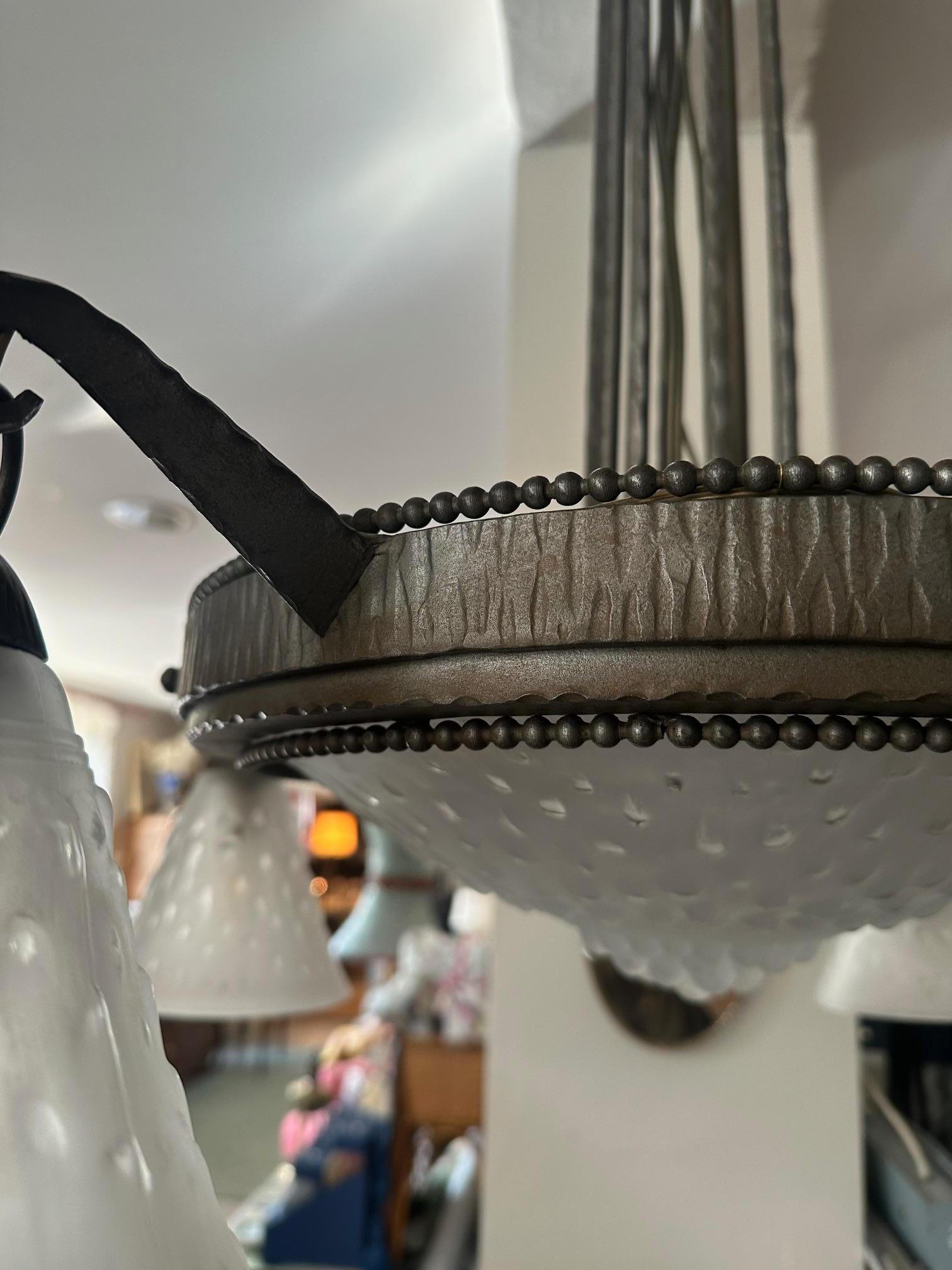 20th century French Art Deco Muller and Vasseur Wrought Iron Chandelier, 1930s For Sale 5