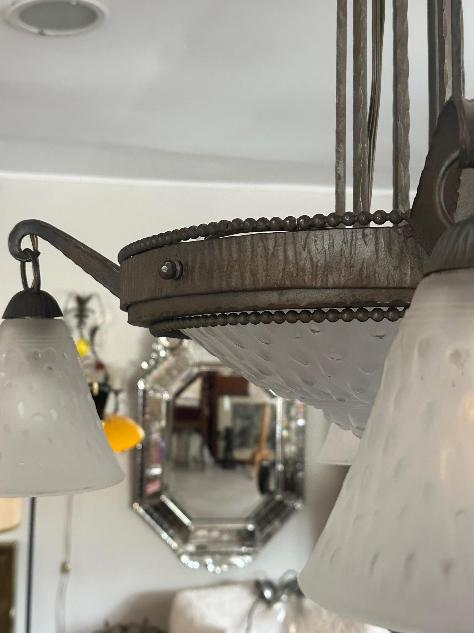 20th century French Art Deco Muller and Vasseur Wrought Iron Chandelier, 1930s For Sale 11