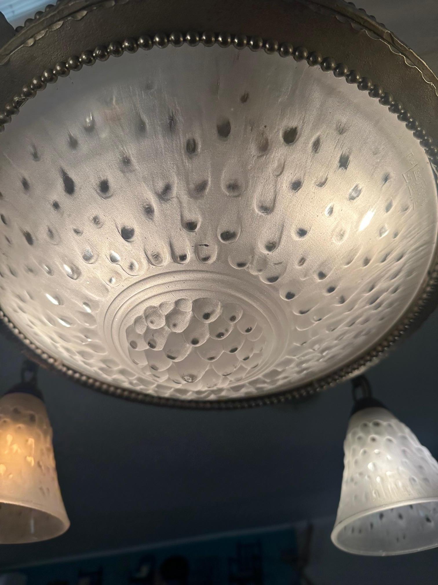 20th century French Art Deco Muller and Vasseur Wrought Iron Chandelier, 1930s For Sale 1