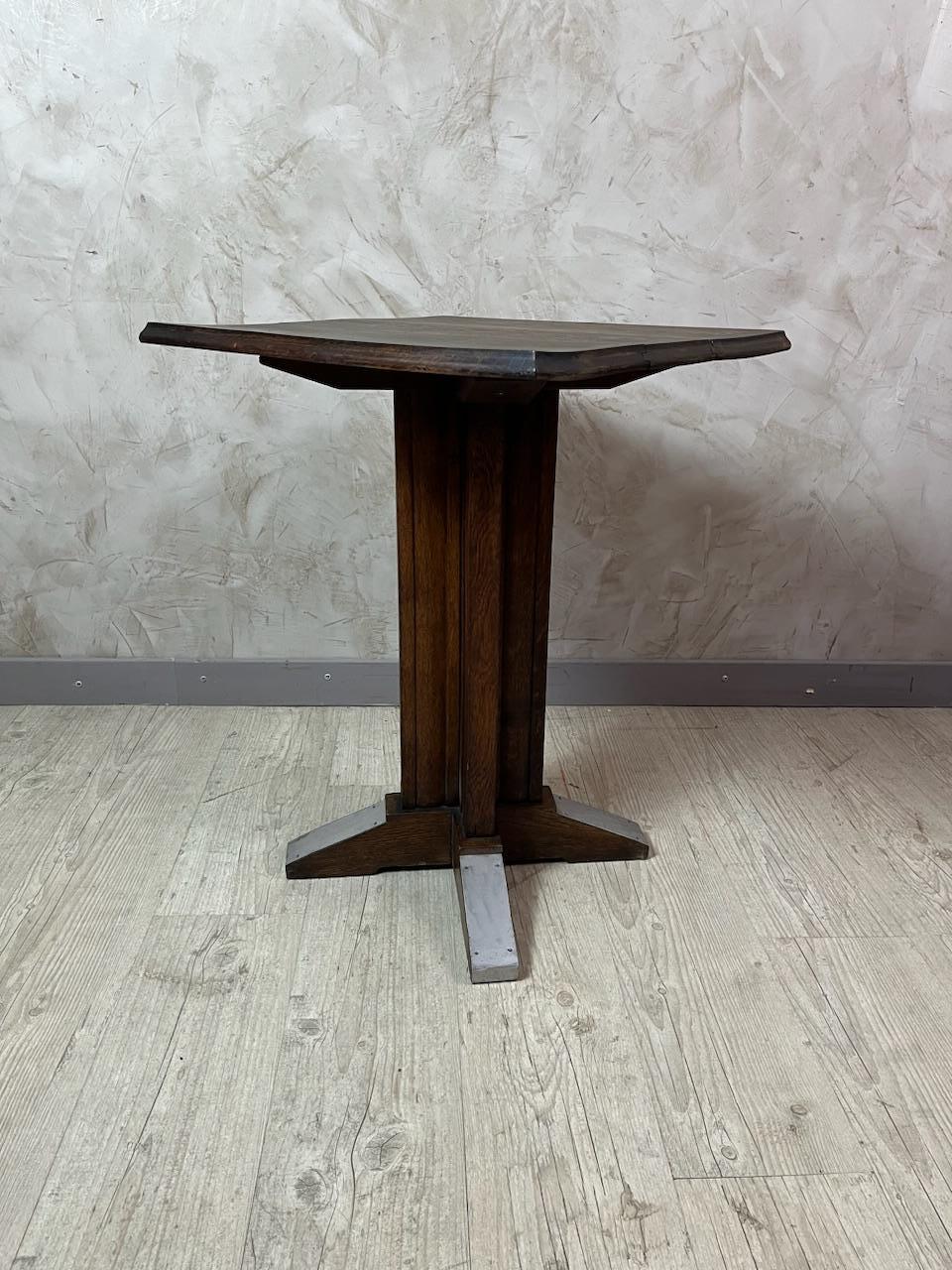 Solid oak side gueridon, carefully restored by our team. This is a unique piece, ready to find its place in a living room, entryway, or kitchen.

Solid oak (renowned for its strength, durability, and warm grain; rot-resistant).

Original design,
