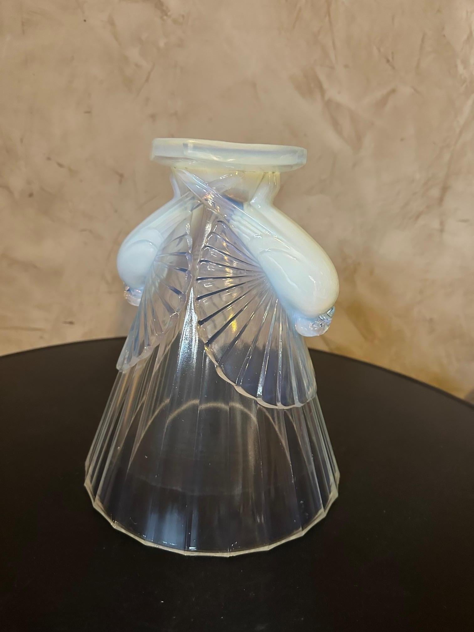 20th century French Art Deco Opalescent Glass Sabino Vase, 1930s For Sale 4